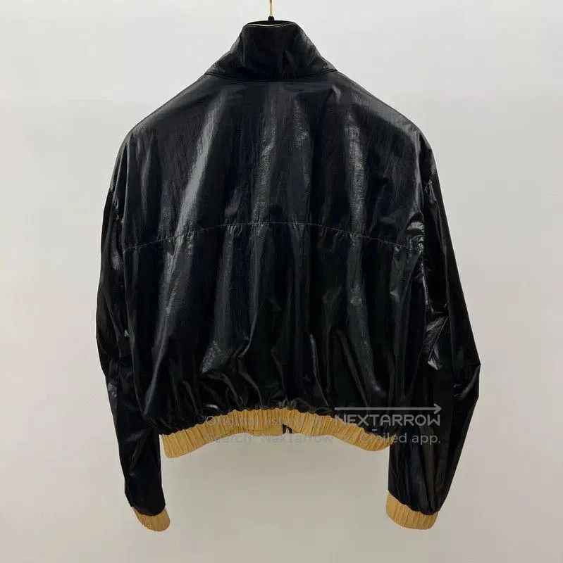 Chanel Chanel Black Jacket with Gold Accents . Size M / US 6-8 / IT 42-44 - 2 Thumbnail