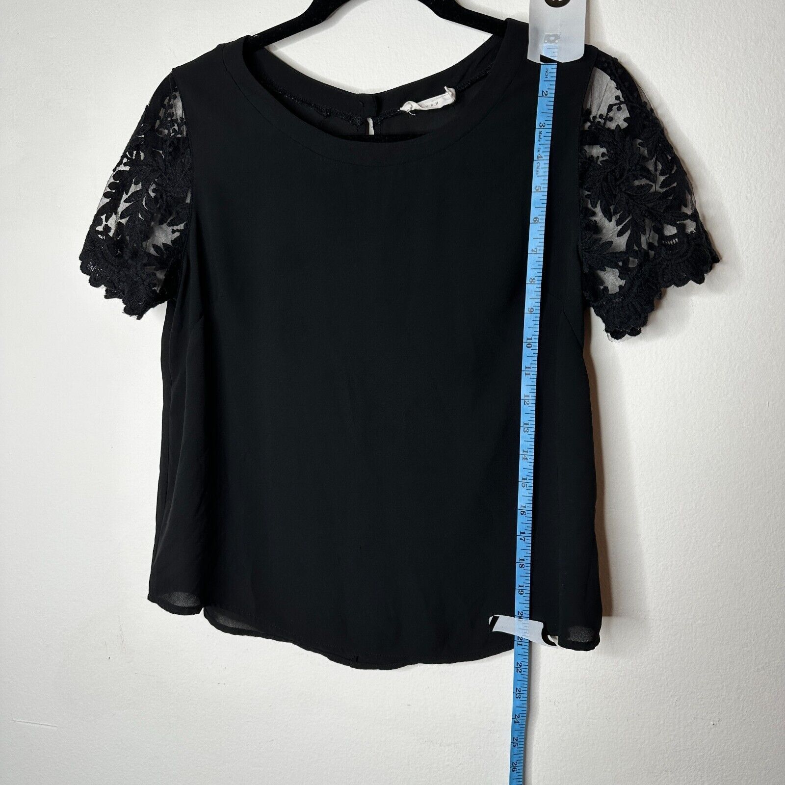 Other Lush Black Sheer Mesh Floral Lace Short Sleeve Keyhole Top M Size M / US 6-8 / IT 42-44 - 11 Thumbnail