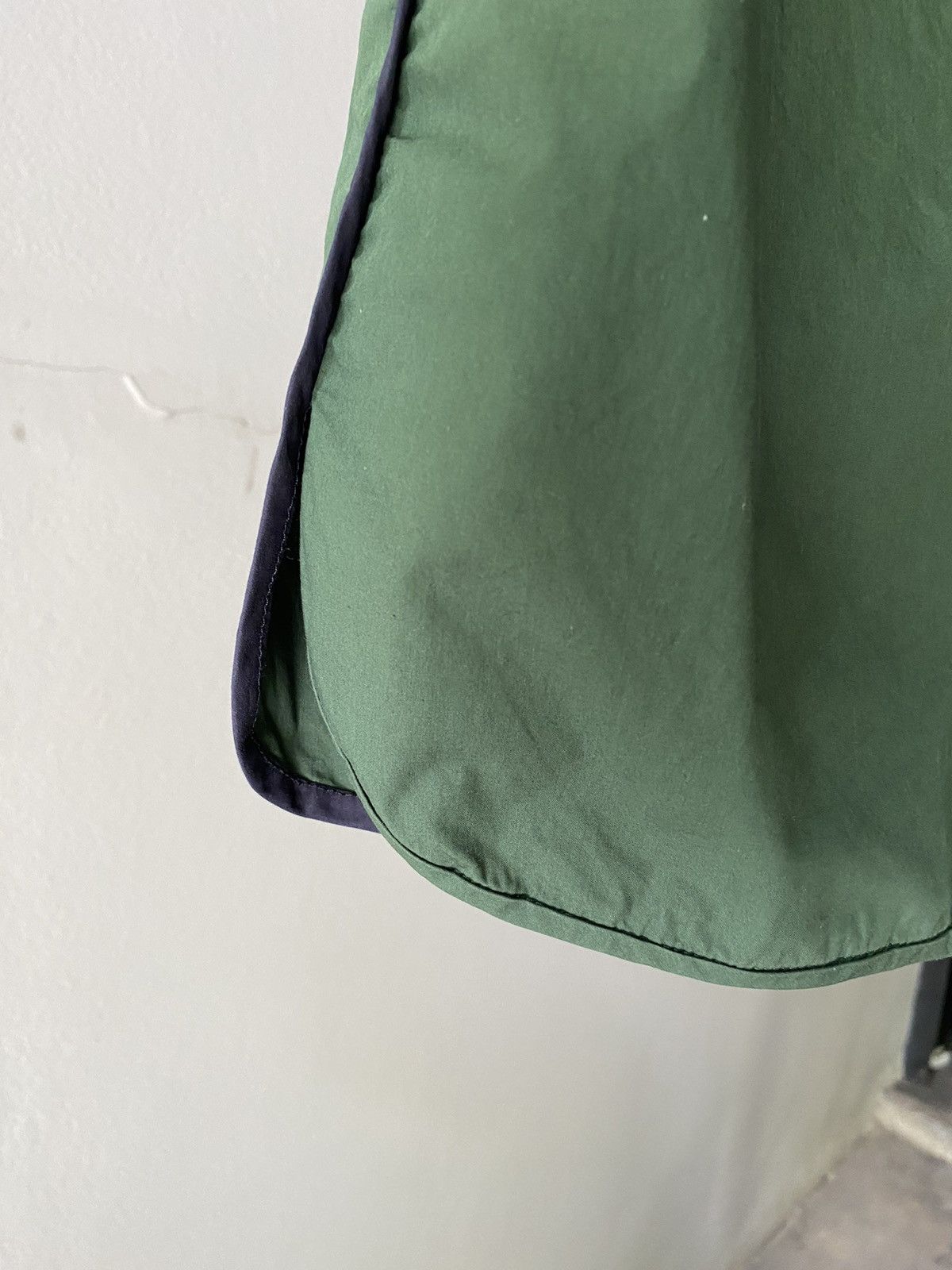 Max Mara Max Mara Forest Green Sleeveless Blouse with Black Trim Size M / US 6-8 / IT 42-44 - 14 Thumbnail