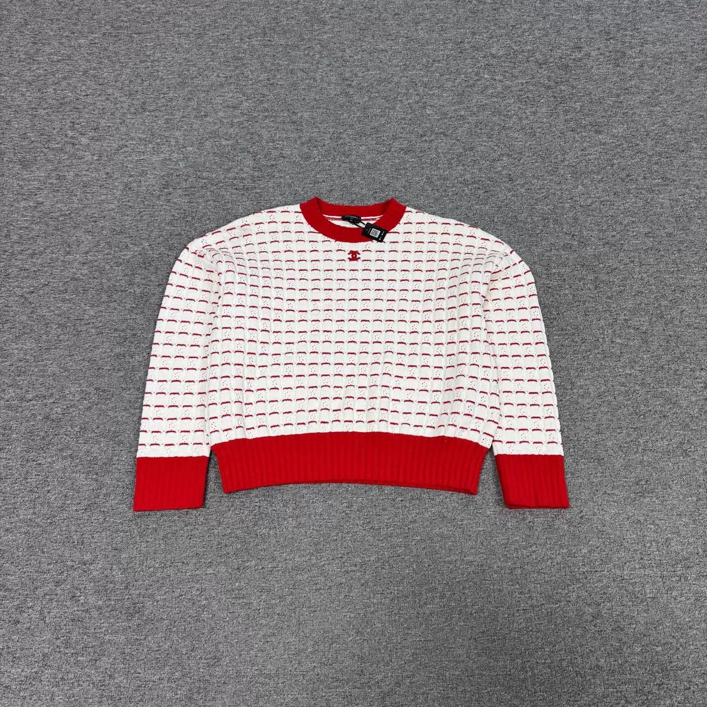Chanel Chanel Red & White Double C Embroidered Cropped Knit Top Size XS / US 0-2 / IT 36-38 - 1 Thumbnail