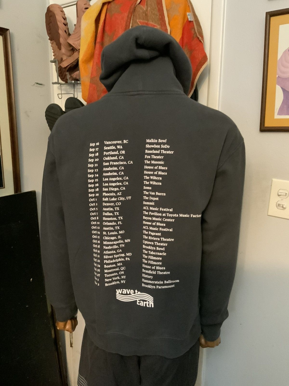 Other Wave To Earth Play With Earth 003 World Tour Official Hoodie Size US L / EU 52-54 / 3 - 13 Thumbnail
