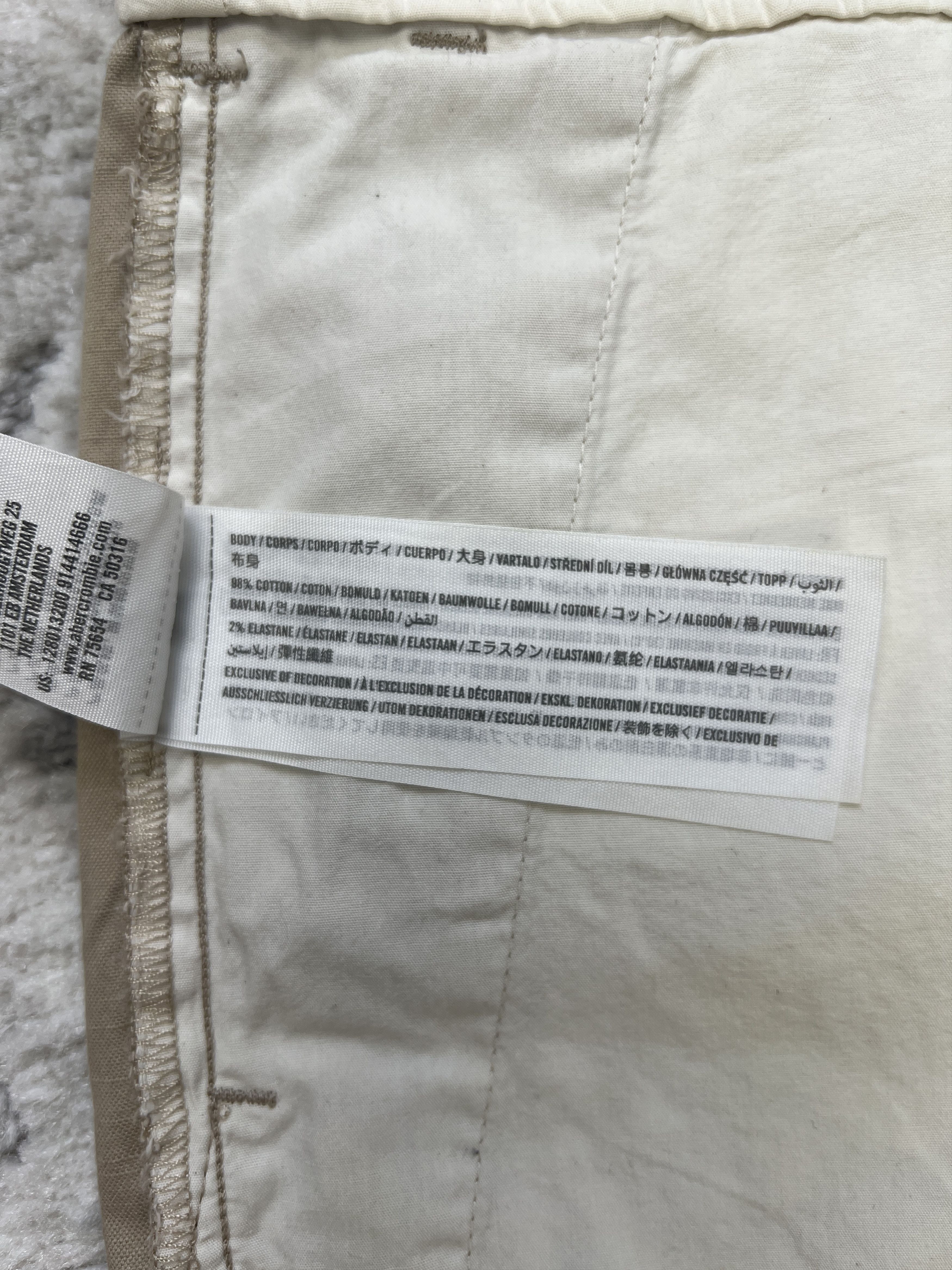 Abercrombie & Fitch Abercrombie & Fitch Beige Stretch Shorts – Size 34 Size US 34 / EU 50 - 18 Thumbnail