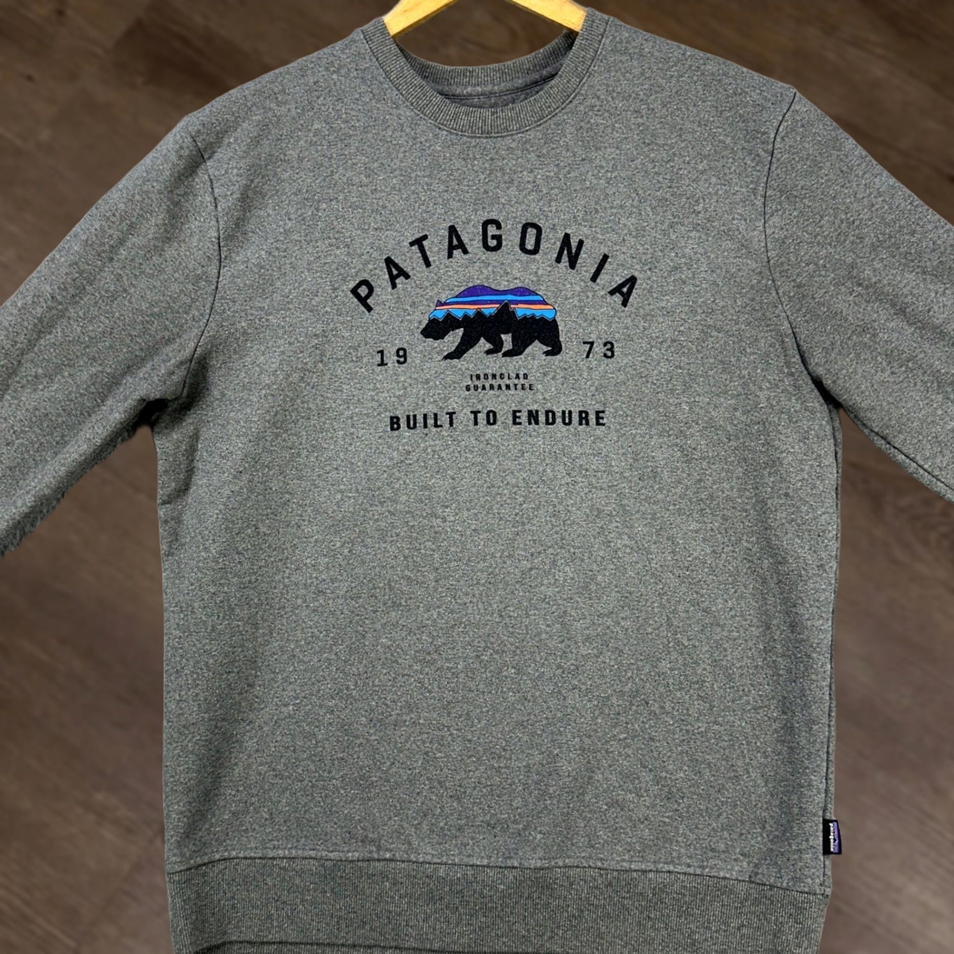 Patagonia Patagonia Mens Crew Neck Sweatshirt Medium Grey Bear Graphic Sweater Pullover Size US M / EU 48-50 / 2 - 1 Thumbnail