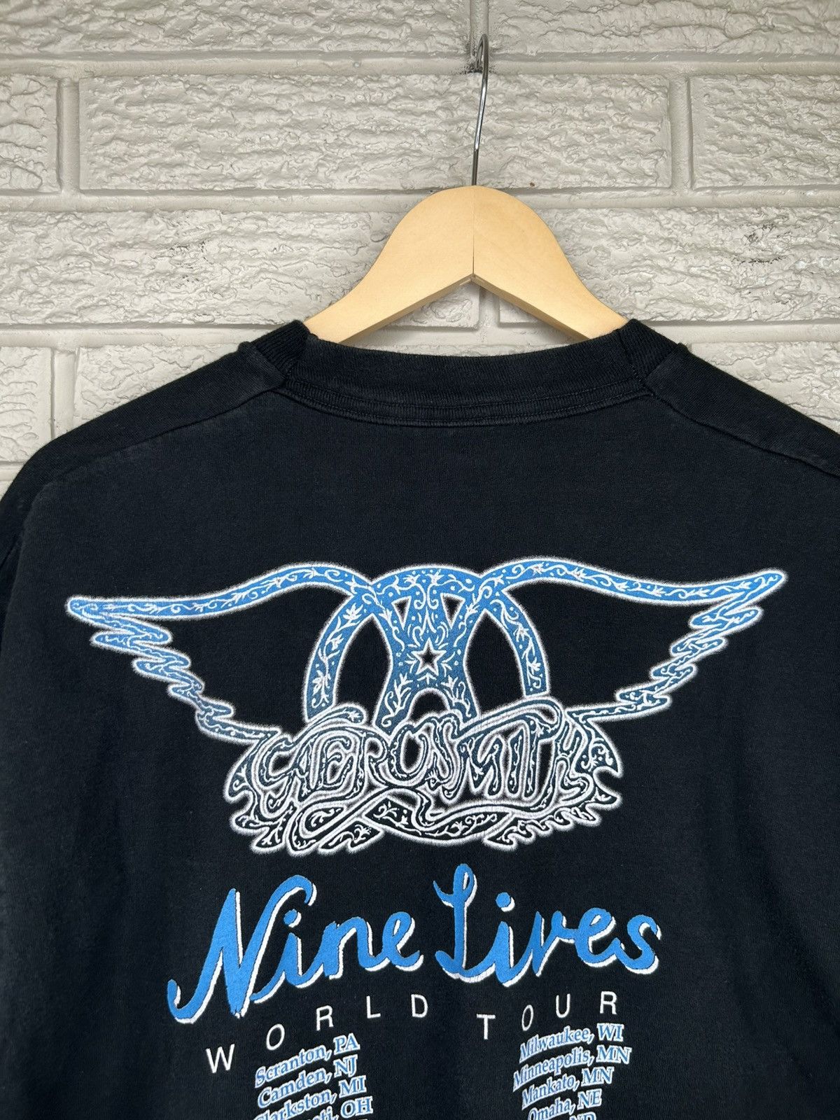 Vintage Vintage 1997 Aerosmith Nine Lives Tour T Shirt Size US XL / EU 56 / 4 - 7 Thumbnail