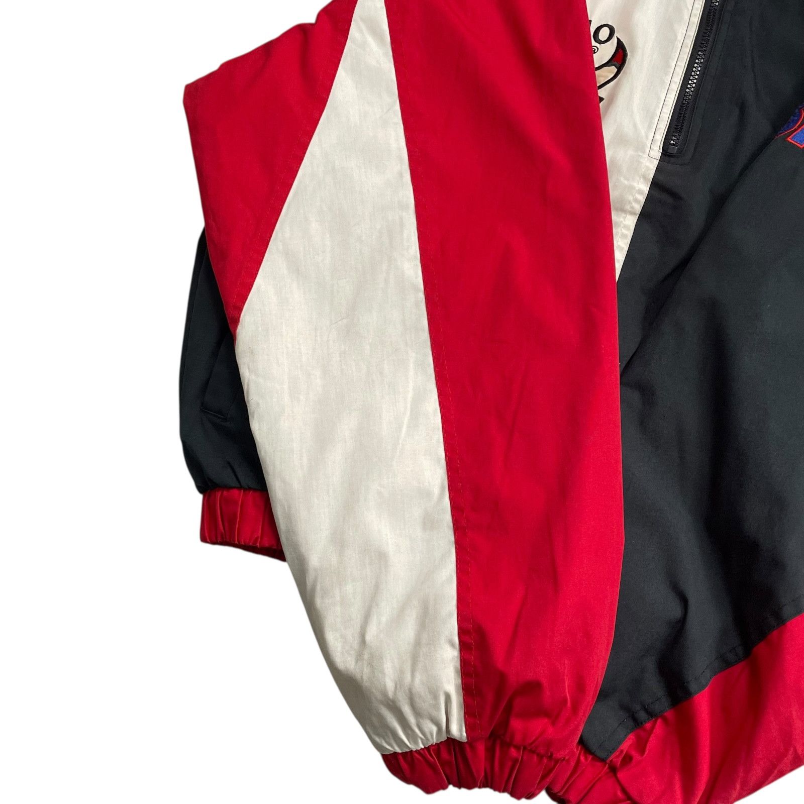NBA VTG 90s CHICAGO BULLS PRO PLAYER HOODED PUFFER JACKET Size US M / EU 48-50 / 2 - 9 Thumbnail