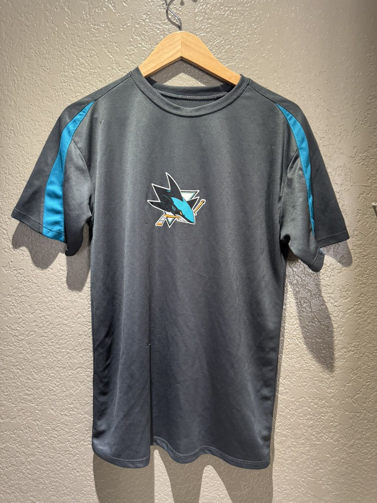 NHL Sharks Dark Grey Workout Shirt Medium Size US M / EU 48-50 / 2 - 1 Thumbnail