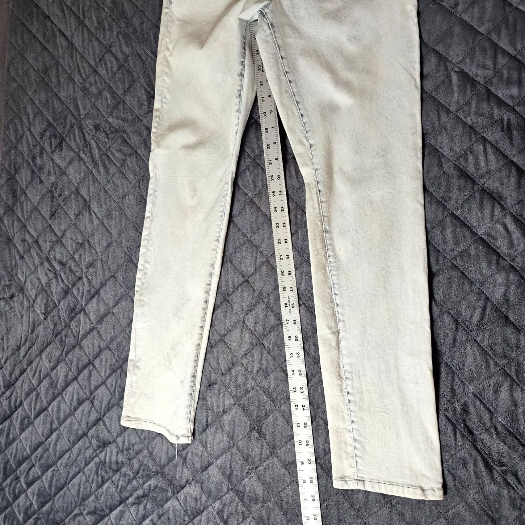 Nanette Lepore Nanette Lepore Jeans Womens Ankle Skinny Size 4 Caitlyn Light Wash Denim 28in Inseam Regular Rise 5-Pocket Stretch Blue Pants Size 27" / US 4 / IT 40 - 7 Thumbnail