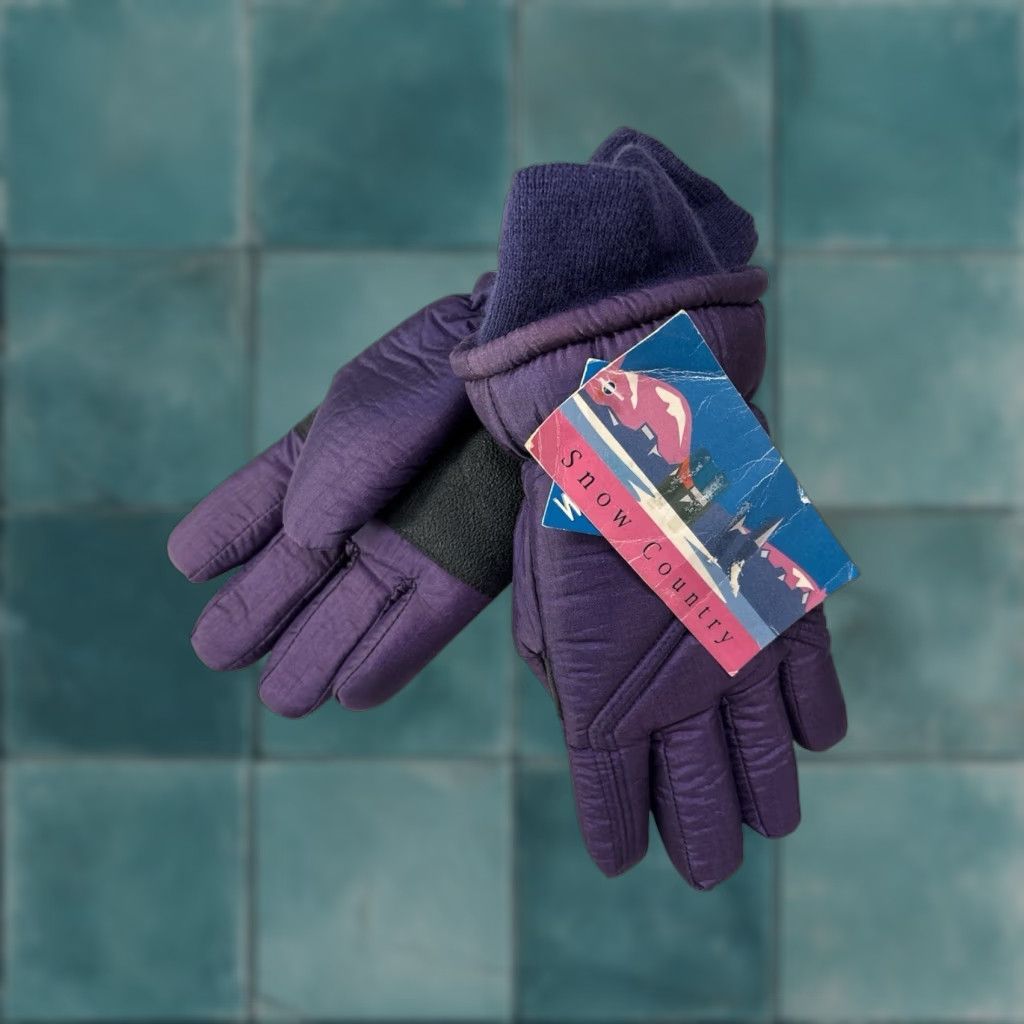 Vintage VINTAGE Snow Country Glove Womens M Winter Purple 90s Deadstock NWT Water Resistant Nylon Shell Vinyl Palm Polyester/Rayon Lining Womens Size ONE SIZE - 1 Thumbnail