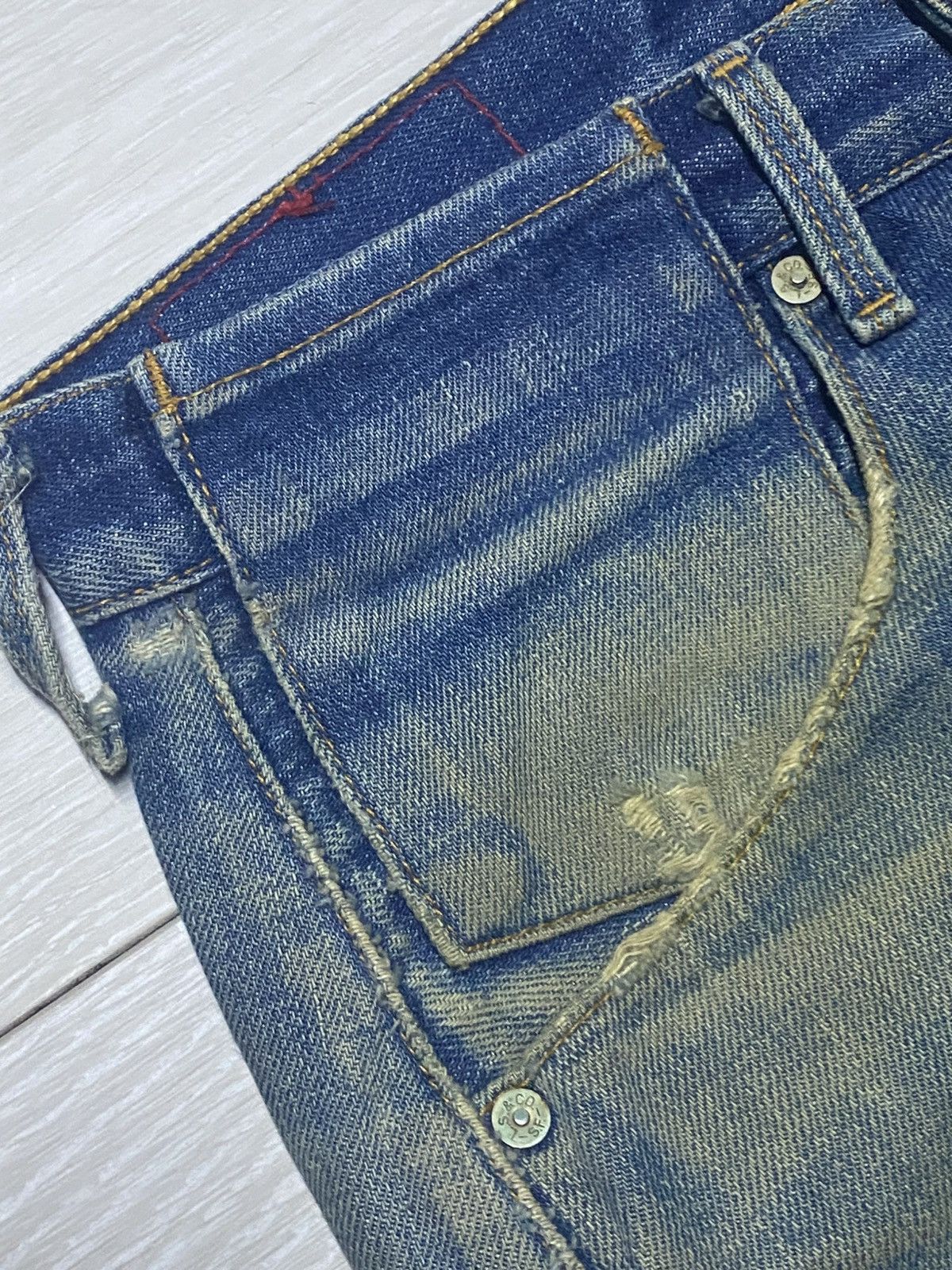Levi's Vintage Levis Engineered Mud Wash Distressed Twist Leg Jeans Size US 31 - 8 Thumbnail