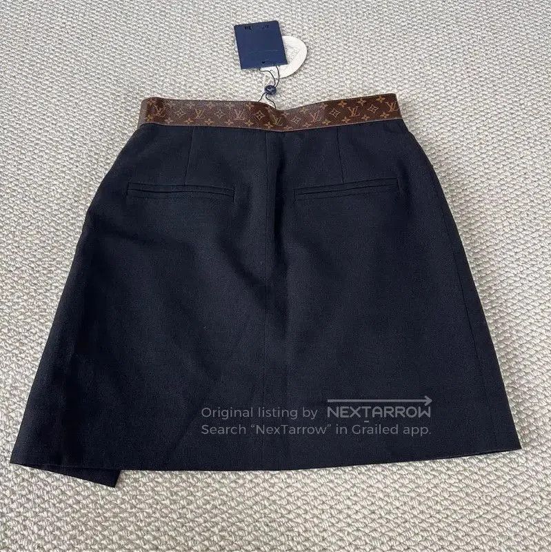 Louis Vuitton Louis Vuitton Black Polyester Women's Skirt . Size 22" - 2 Thumbnail