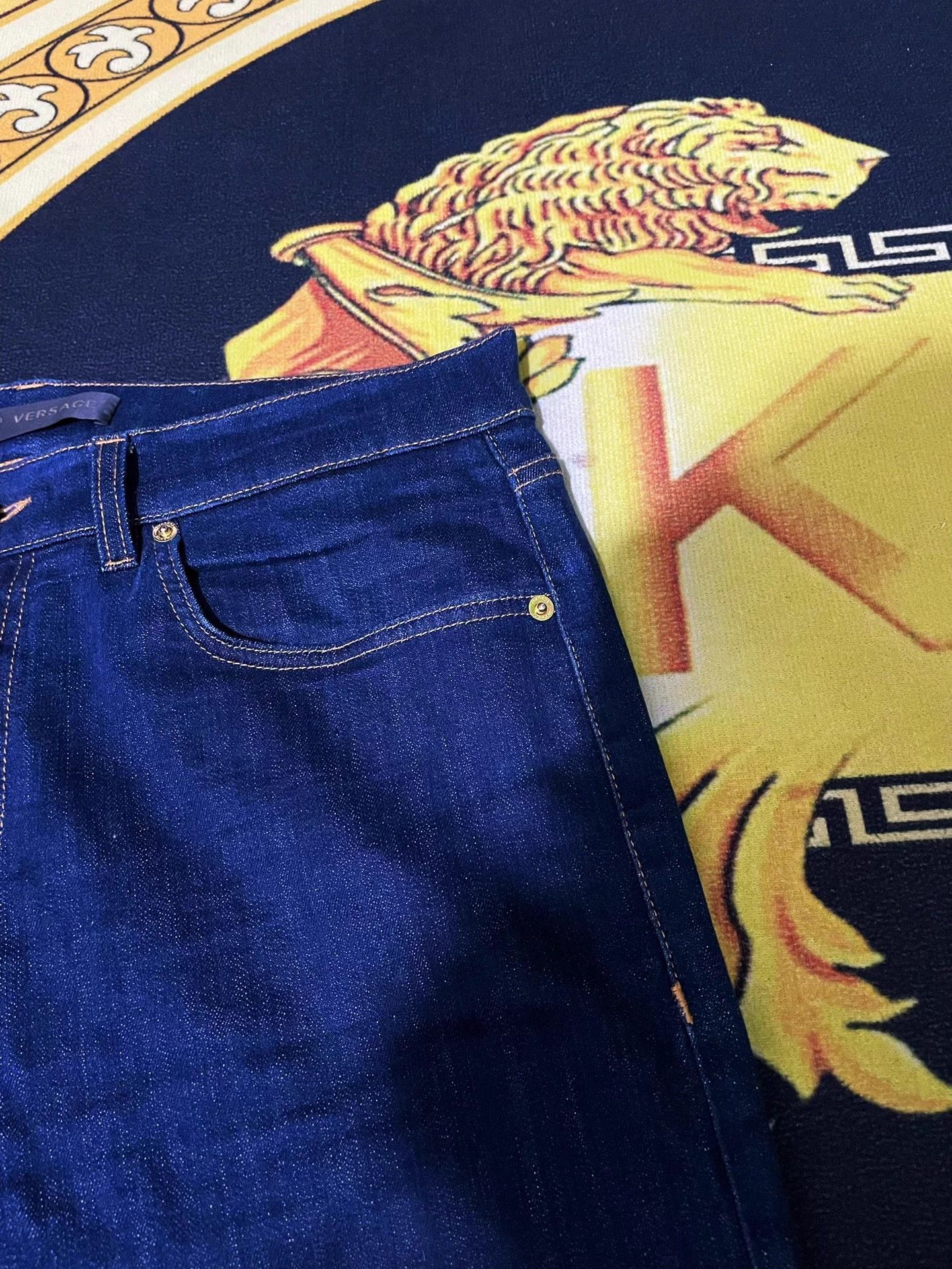 Versace Versace Logo Gold Embroidered Runway Washed 35W 9/10 Size US 35 - 4 Thumbnail