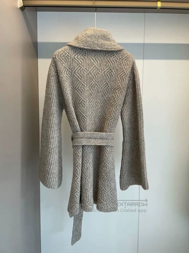 Fendi Fendi Gray cashmere cardigan sweater Size XS / US 0-2 / IT 36-38 - 2 Thumbnail