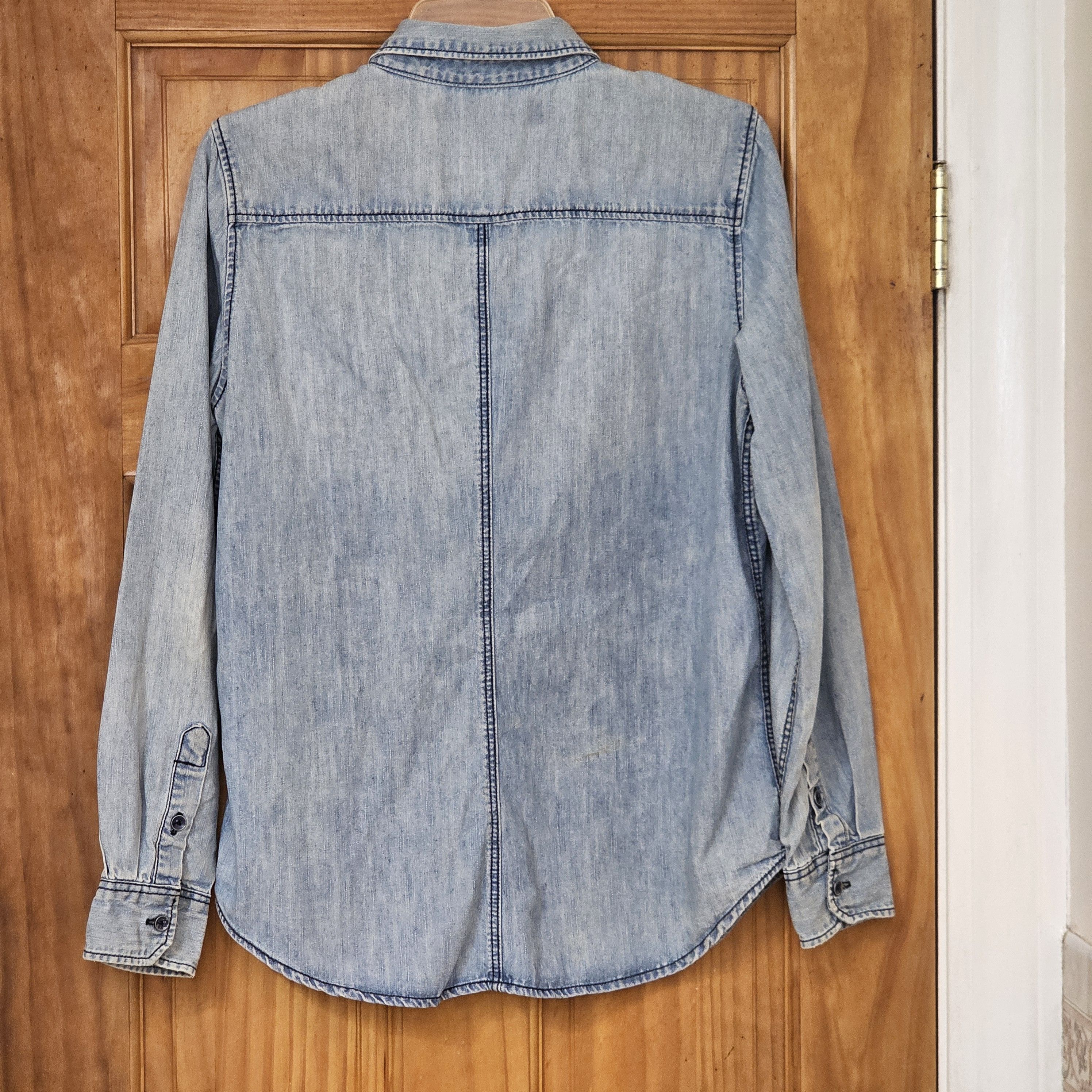 Other Women's Faded Wash Denim Chambray Button Up Long-Sleeve Top Size M / US 6-8 / IT 42-44 - 5 Thumbnail