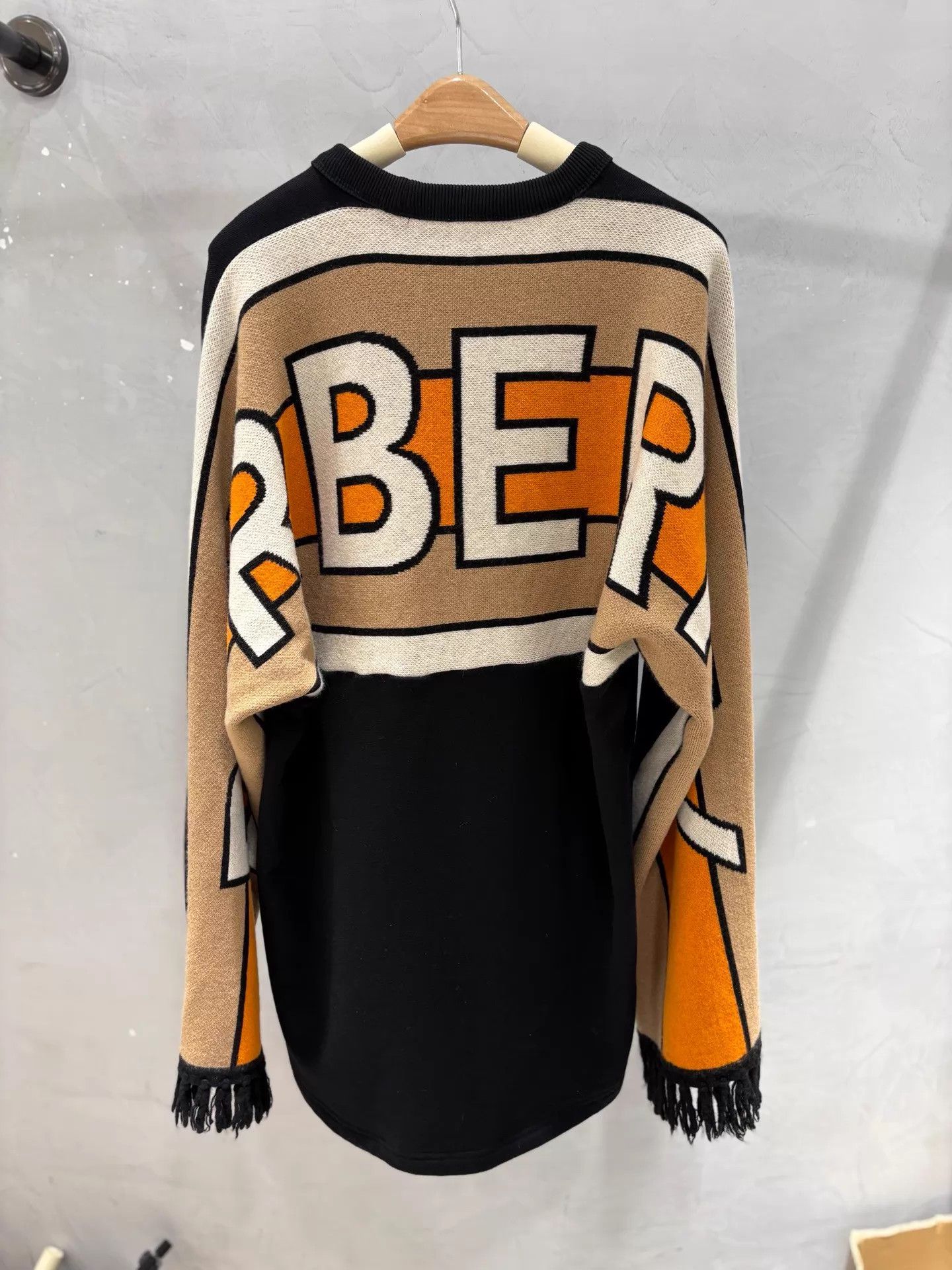 Burberry Burberry Star Back Big Logo Cashmere Sweatshirt XS Size US XS / EU 42 / 0 - 3 Thumbnail
