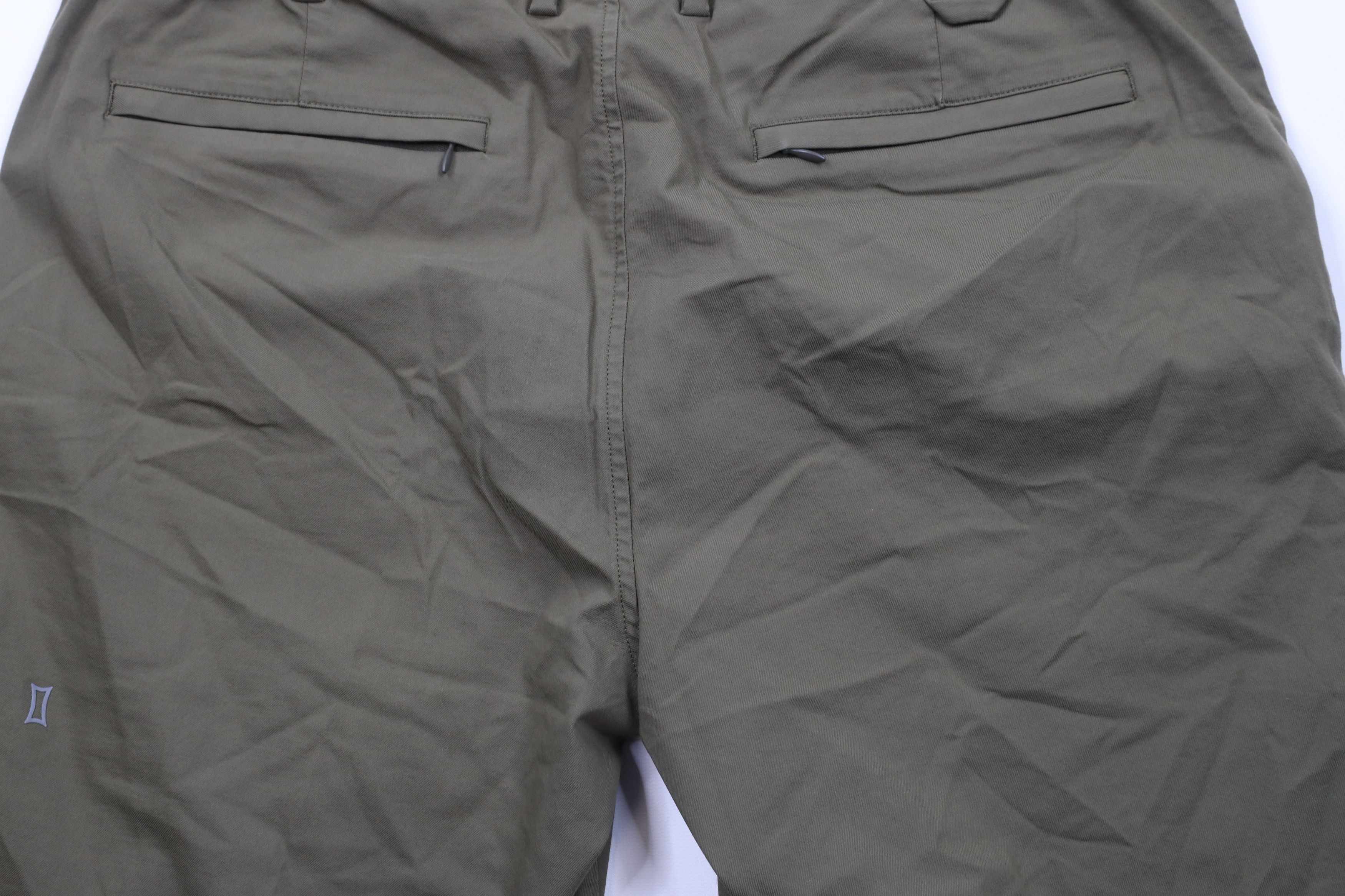 Kit and Ace × Vintage Kit & Ace Flat Front Above Knee Tech Chino Shorts Olive Size US 32 / EU 48 - 11 Thumbnail