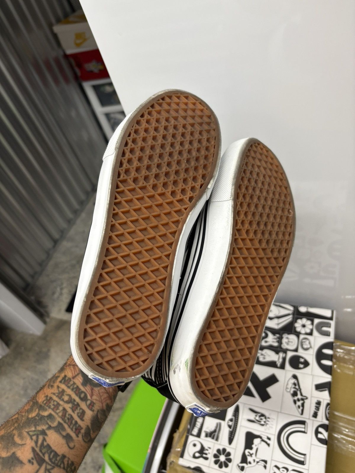 Vans × Vintage Vans mid top pro Size US 10.5 / EU 43-44 - 5 Thumbnail