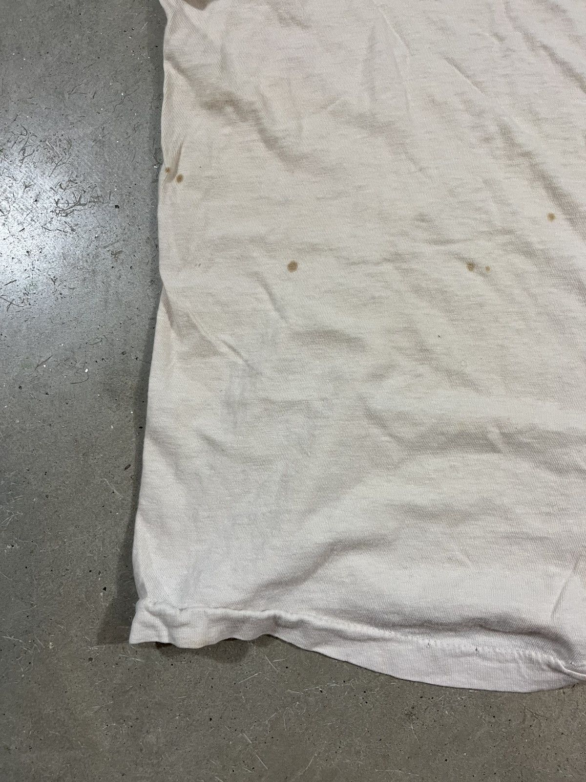 Vintage Vintage 70s Dirty White V Neck T Shirt Size S / US 4 / IT 40 - 5 Thumbnail