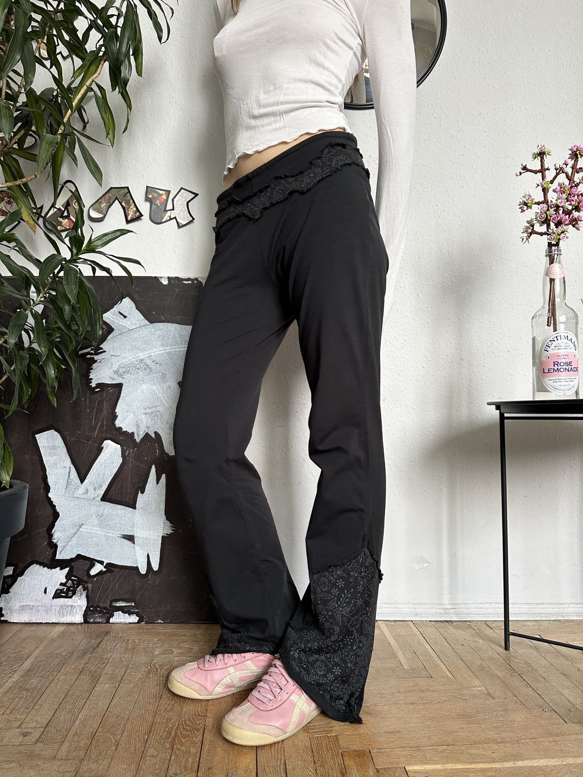 Vintage Vintage Low Waisted Stretchy Asymmetrical Yoga Pants Size 34" / US 12 / IT 48 - 3 Thumbnail