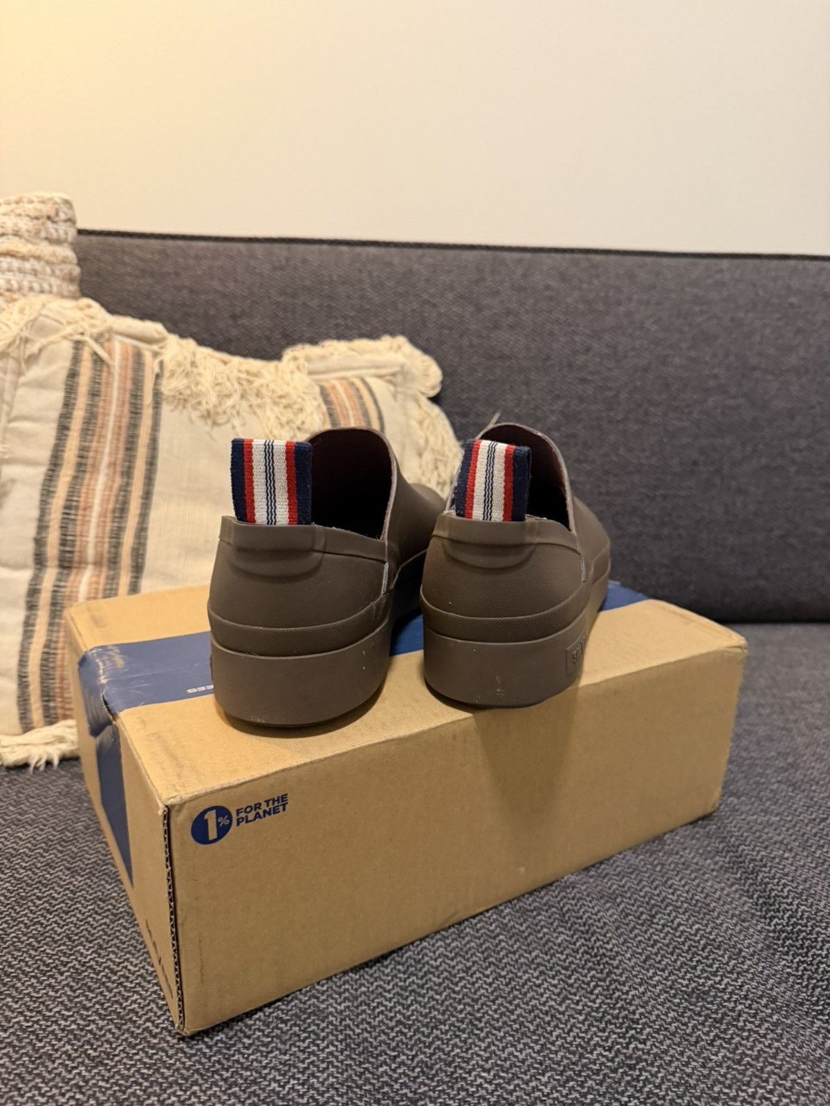 SeaVees Brand New SeaVees Brown Clogs Size US 10 / EU 43 - 2 Thumbnail