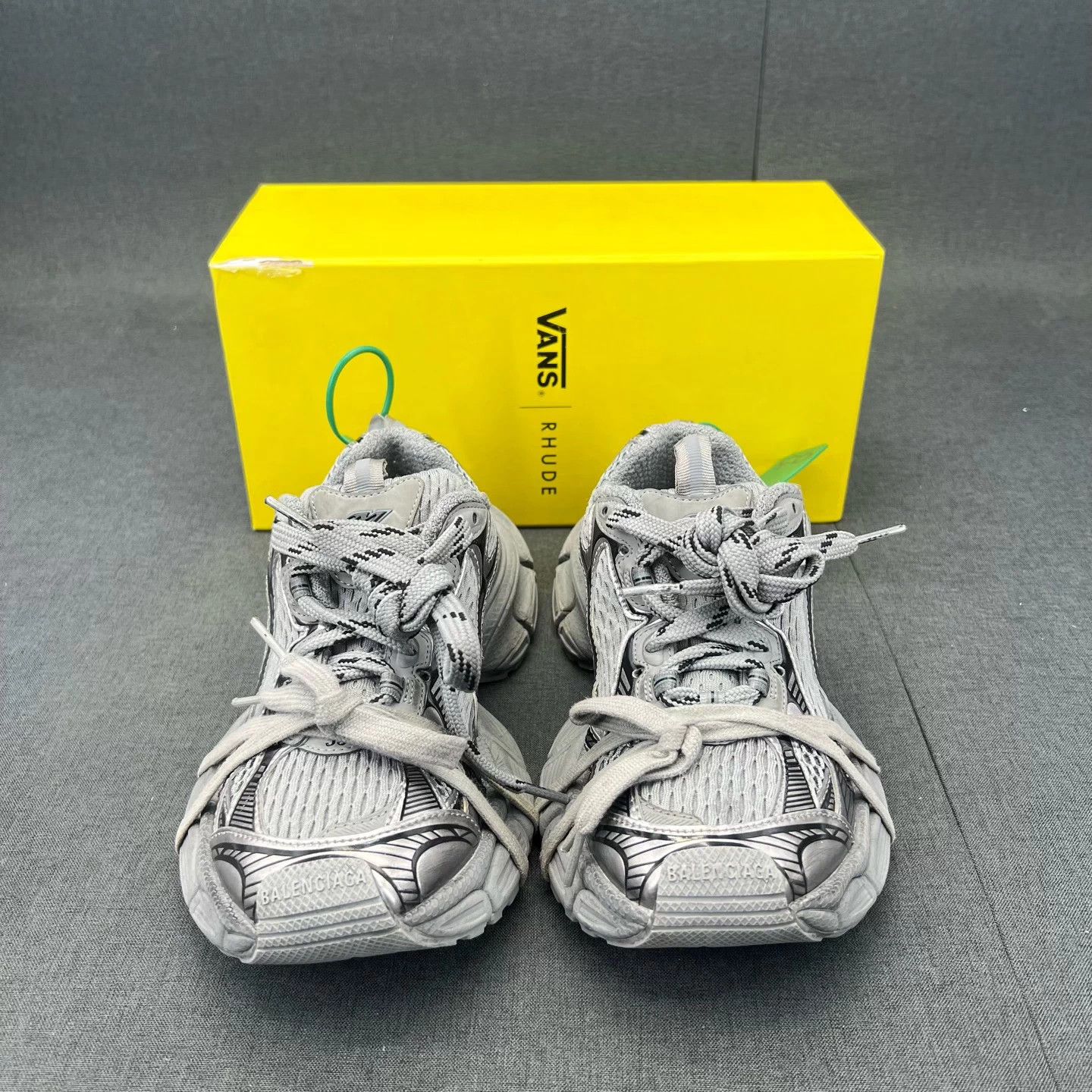 Balenciaga Balenciaga 3xl Silver Gray 35 Worn 2x Like New Size US 5 / IT 35 - 4 Thumbnail