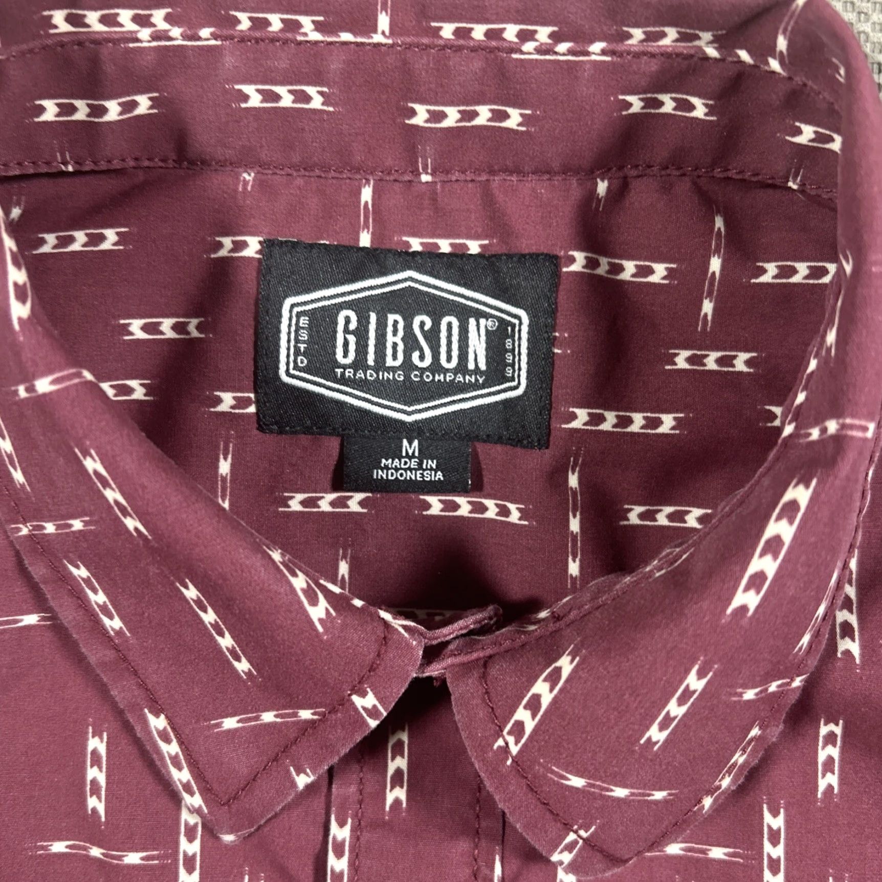 Vintage Gibson Trading Co Shirt Mens M Short Sleeve Button Up Maroon Red Size US M / EU 48-50 / 2 - 2 Thumbnail