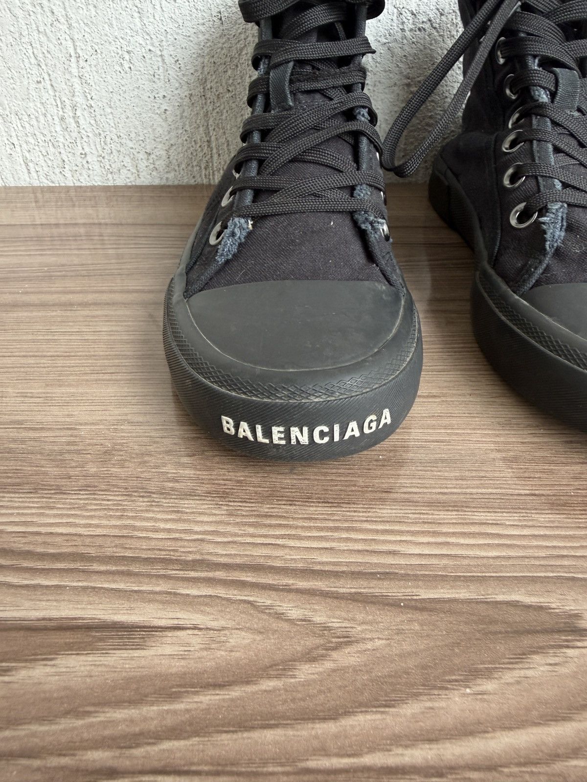 Balenciaga Distress paris sneaker Size US 7 / IT 37 - 8 Thumbnail