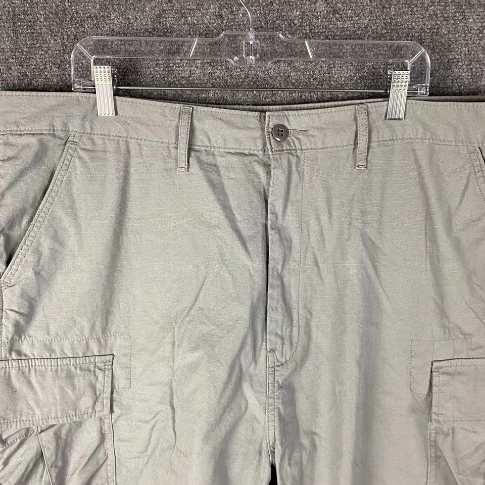 Levi's Levi's Cargo Shorts Men's W42 Cotton Adults Zipper Fly Gray Size US 42 / EU 58 - 2 Thumbnail