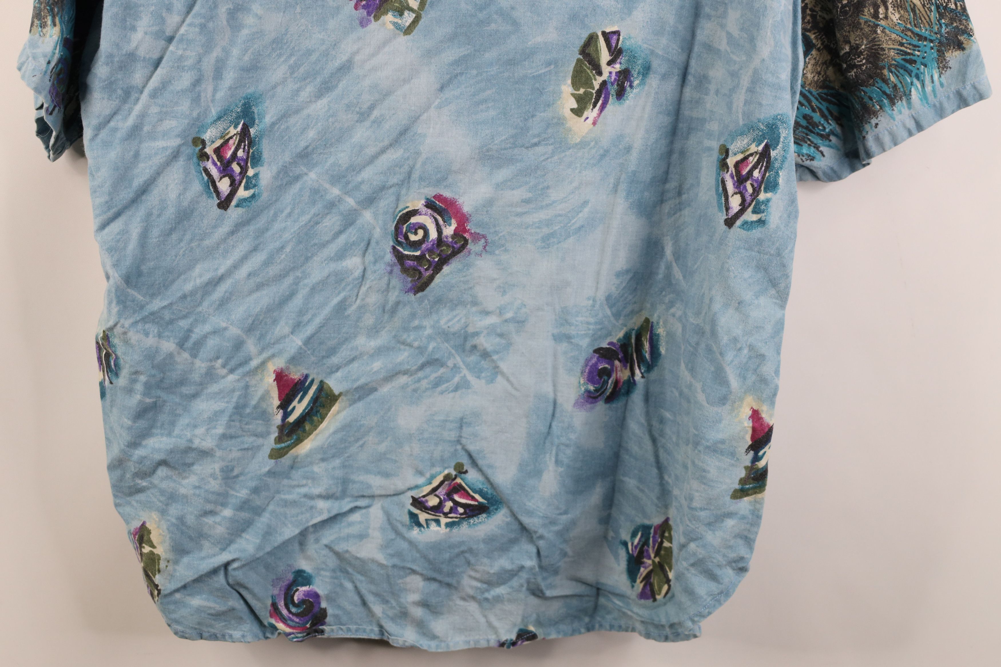 Vintage Vintage 90s Streetwear Tiger Cat Short Sleeve Button Shirt Size L / US 10 / IT 46 - 13 Thumbnail