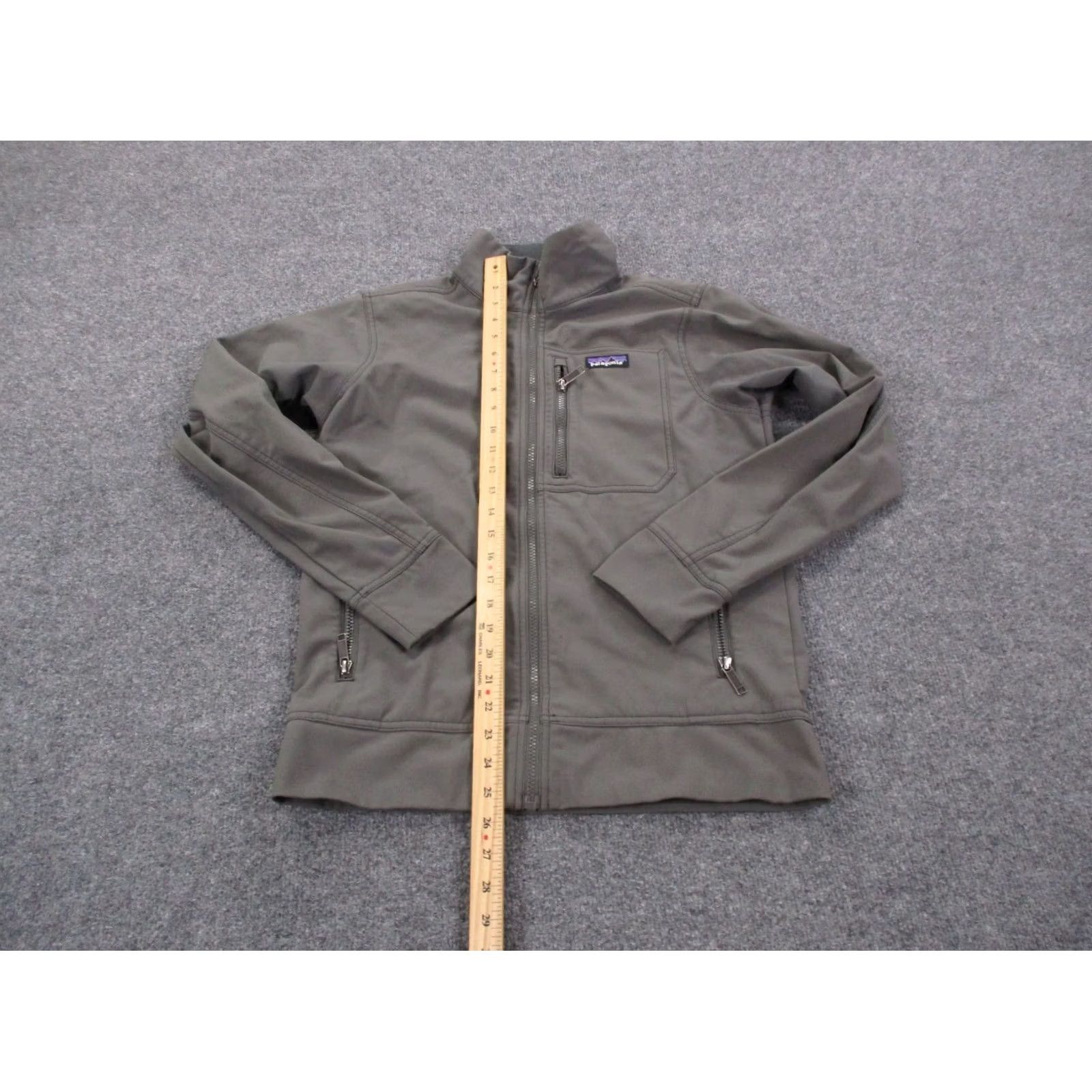 Patagonia Patagonia Jacket Mens S Gray Windbreaker Zip Pockets Thermal Windproof Outdoor 27375 Size US S / EU 44-46 / 1 - 3 Thumbnail
