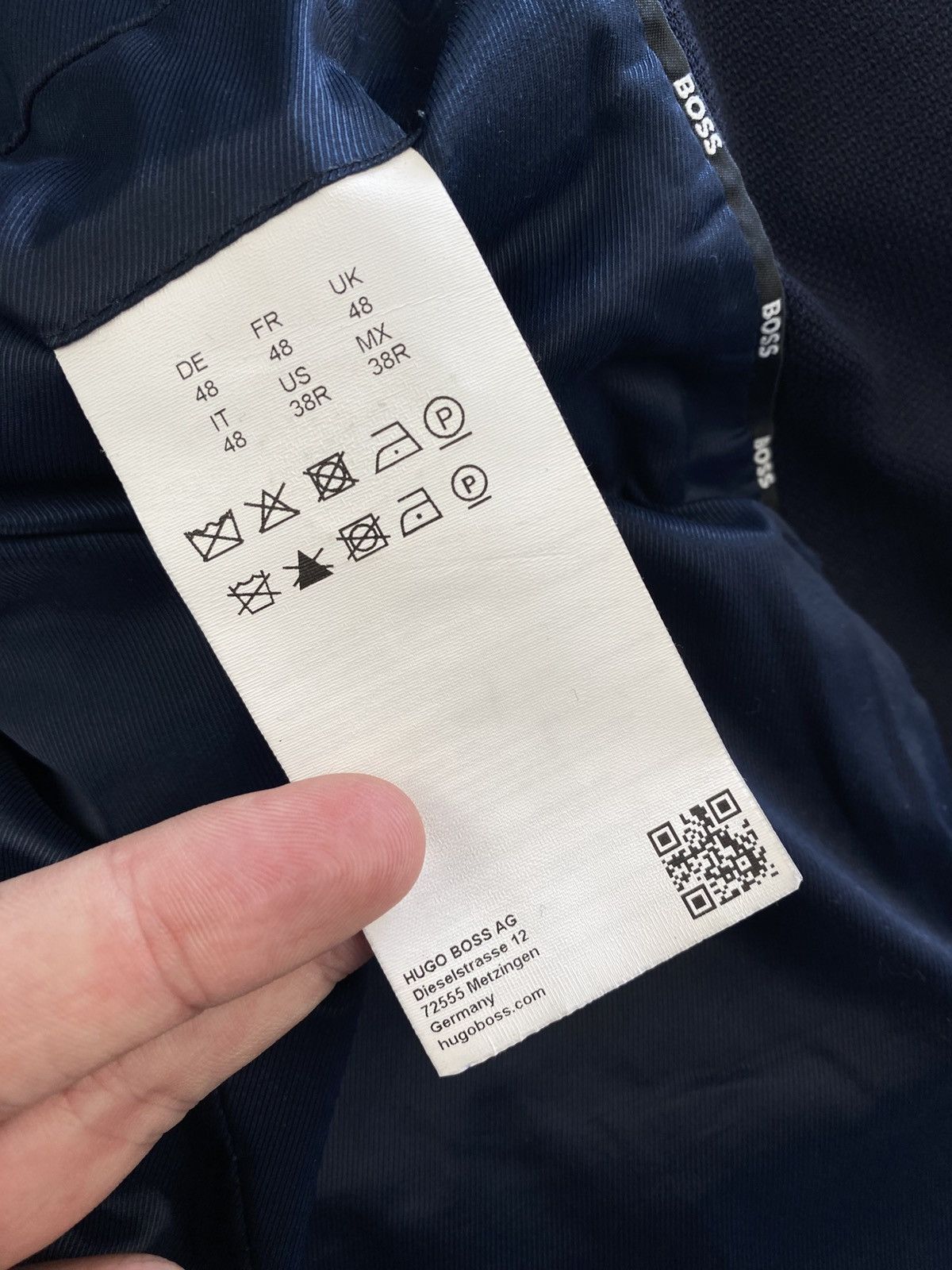 Hugo Boss Hugo Boss Dark Blue 2 button Blazer Size: 48 Size 48R - 9 Thumbnail