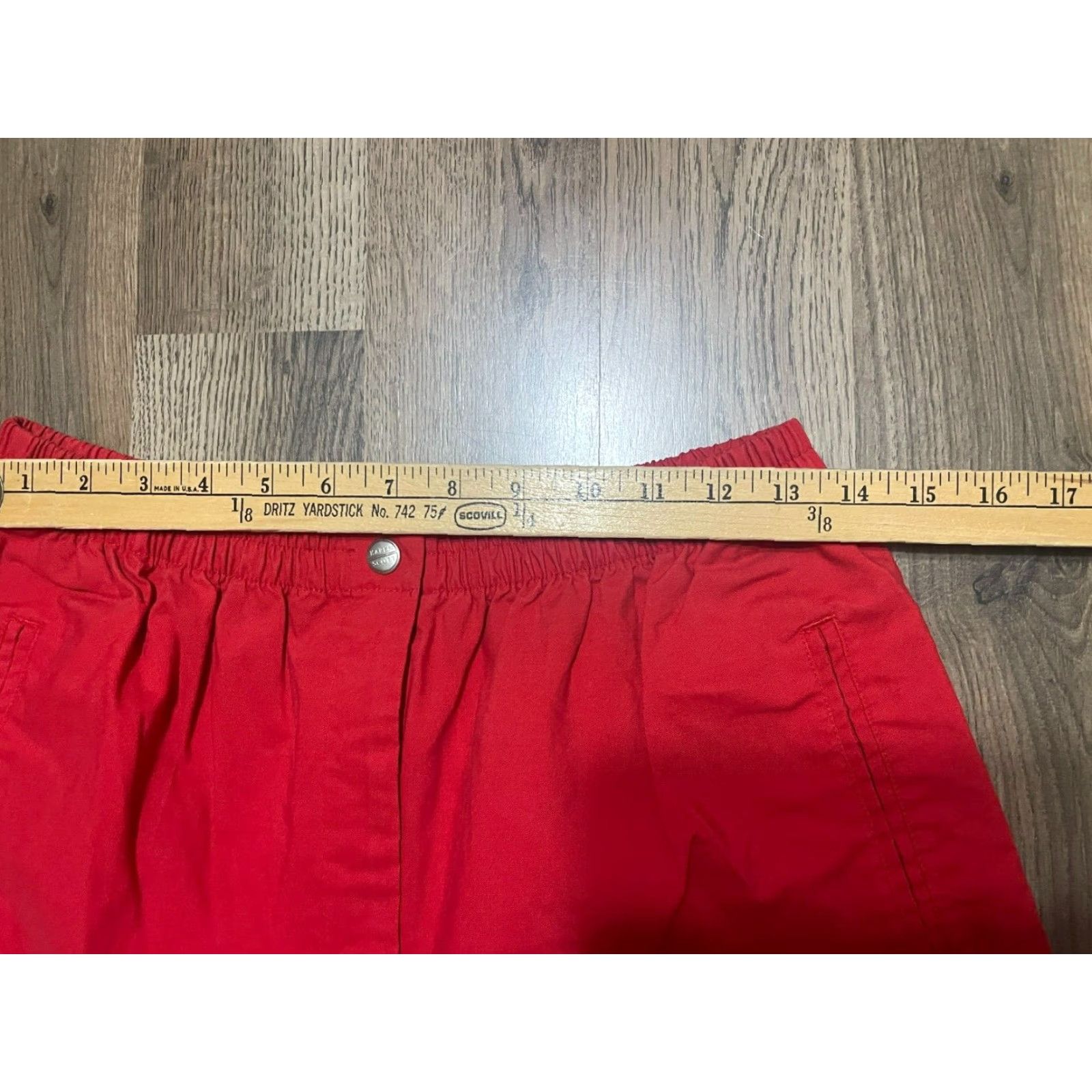 Vintage Karen Scott Shorts Women's Size 10 Red Stretchable Waist Flat Front Casual Chino 7 in Inseam Regular 28 in Waist Size 32" / US 10 / IT 46 - 5 Thumbnail