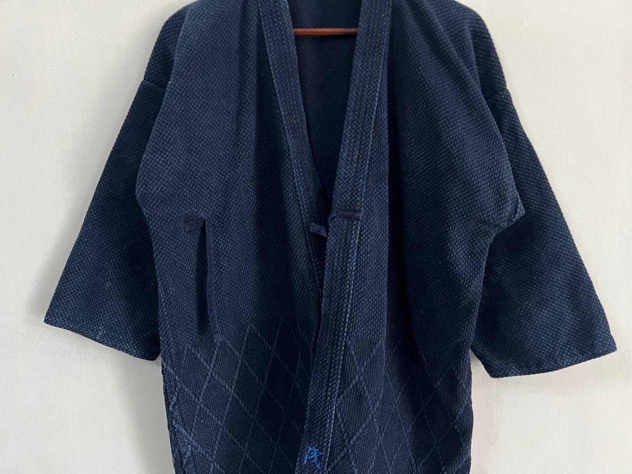 Indigo Kendo Uniform Dyed Boro Japan Kimono Size US L / EU 52-54 / 3 - 9 Thumbnail