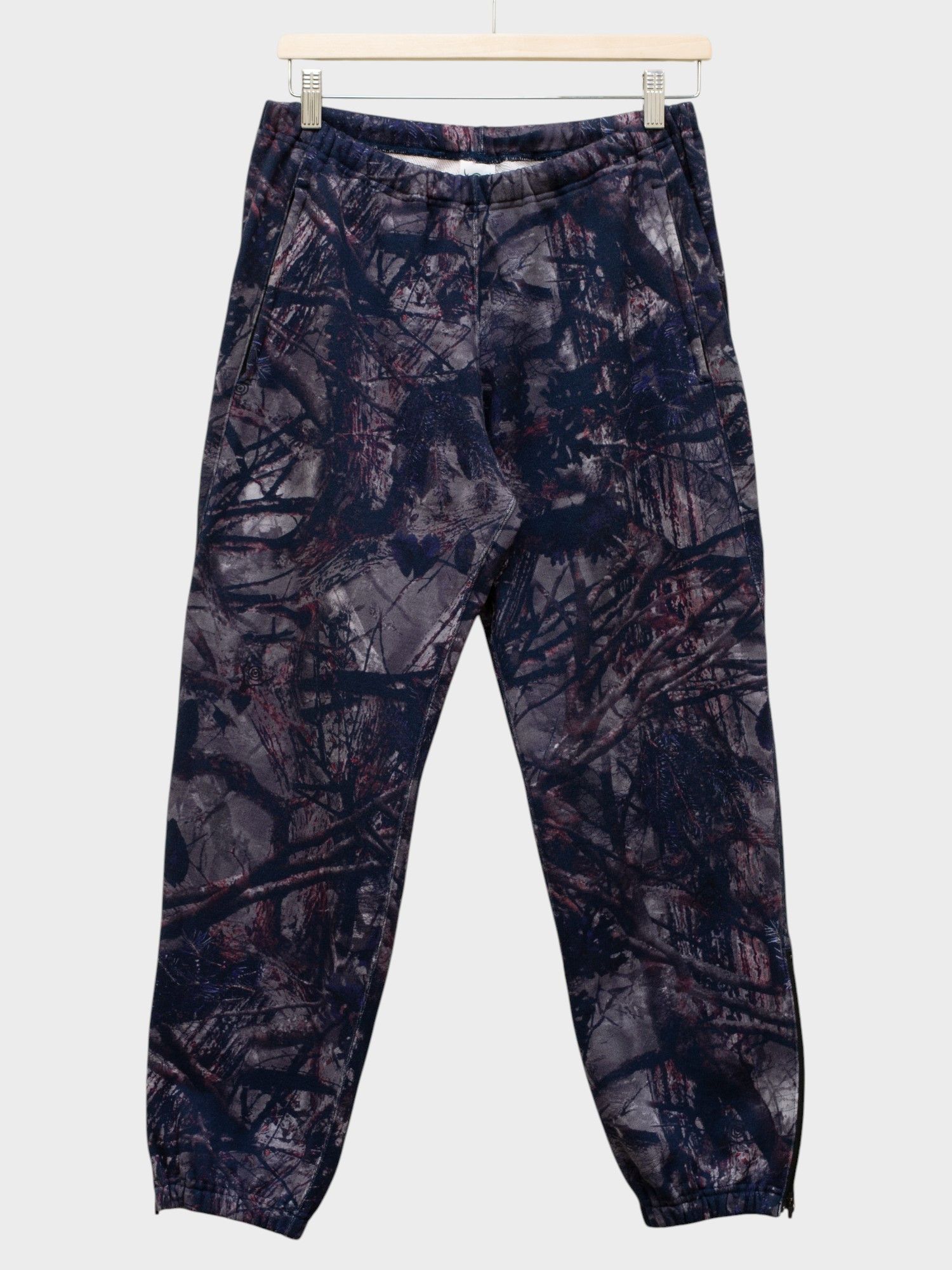 South2 West8 South2 West8 - purple camo sweatpants - size S Size US 29 - 1 Thumbnail