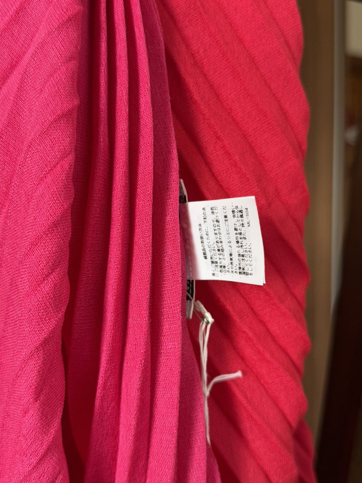 Issey Miyake × Pleats Please Issey Miyake Issey Miyake Double Pleats Stole - Day Pink Size ONE SIZE - 10 Thumbnail