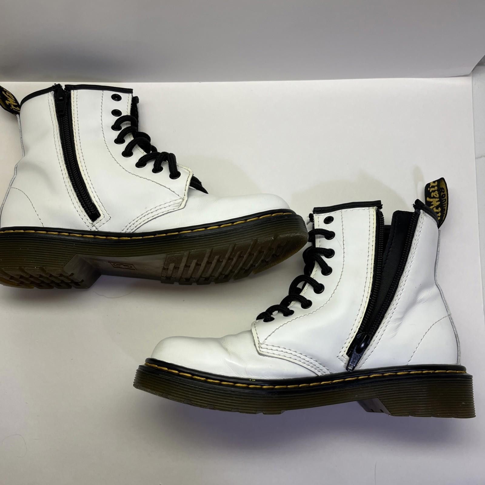 Dr. Martens Sz 2 Doc Martens Jr Patent Leather Boots Airwair White Size US 4 / IT 34 - 3 Thumbnail