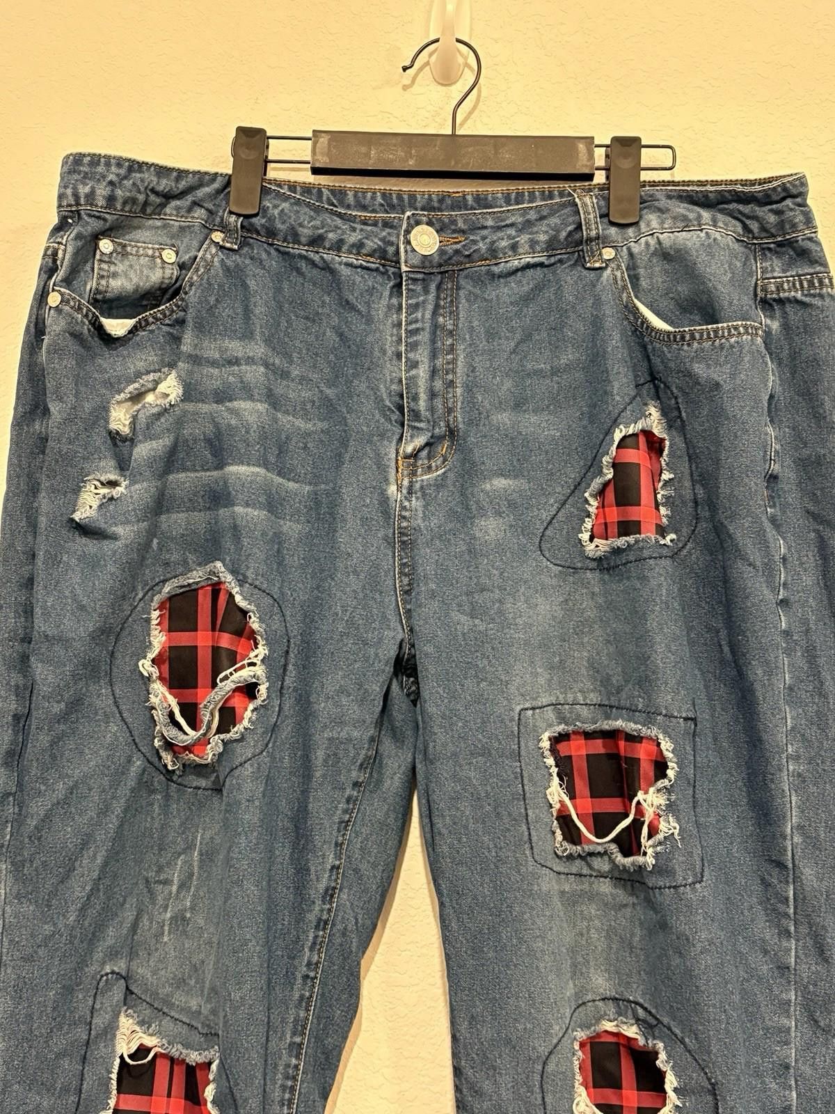 The Unbranded Brand Distressed Red Plaid Jeans Stretch Women’s Plus Size 2X XXL Size 42" / US 20 - 4 Thumbnail