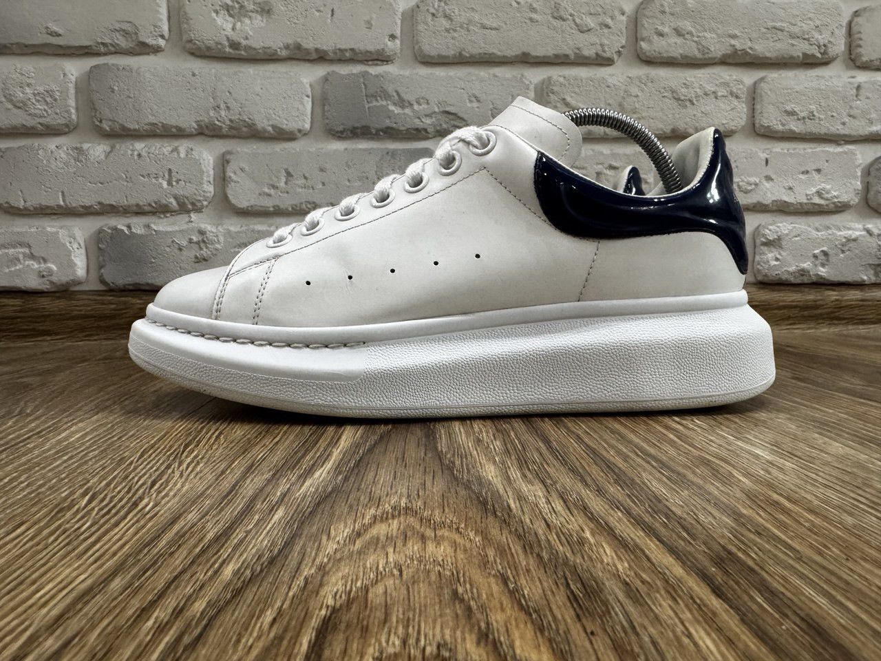 Alexander McQueen Alexander McQueen Oversized Sneakers Size 40 Size US 9 / IT 39 - 1 Thumbnail