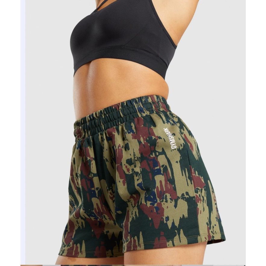 Gymshark Gymshark Women's Graphic Camo Shorts - Size M - Excellent Size 30" / US 8 / IT 44 - 1 Thumbnail
