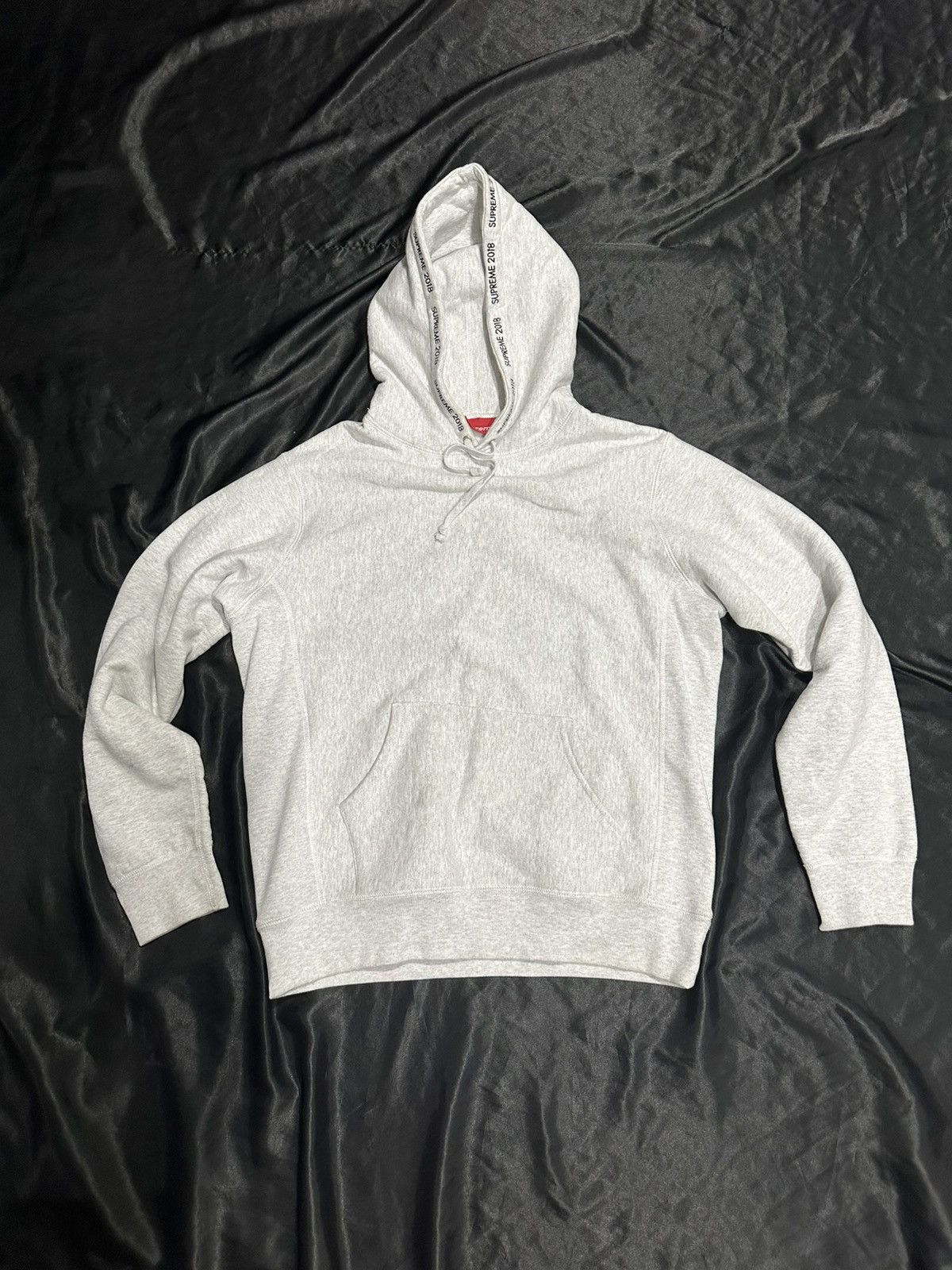 Supreme Supreme Ash Grey Channel Logo Hoodie 2018 Ltd Ed SS18 Size US M / EU 48-50 / 2 - 1 Thumbnail
