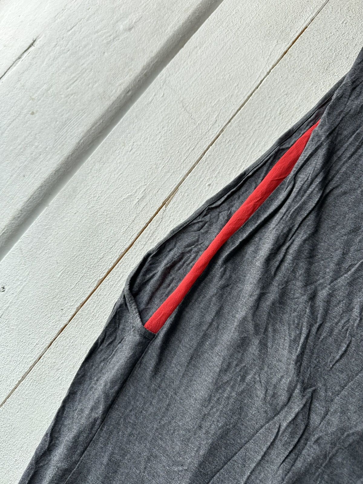 Allsaints 🚨ALLSAINTS GRAY RED TANK TOP LUXURY OPIUM Size US M / EU 48-50 / 2 - 5 Thumbnail