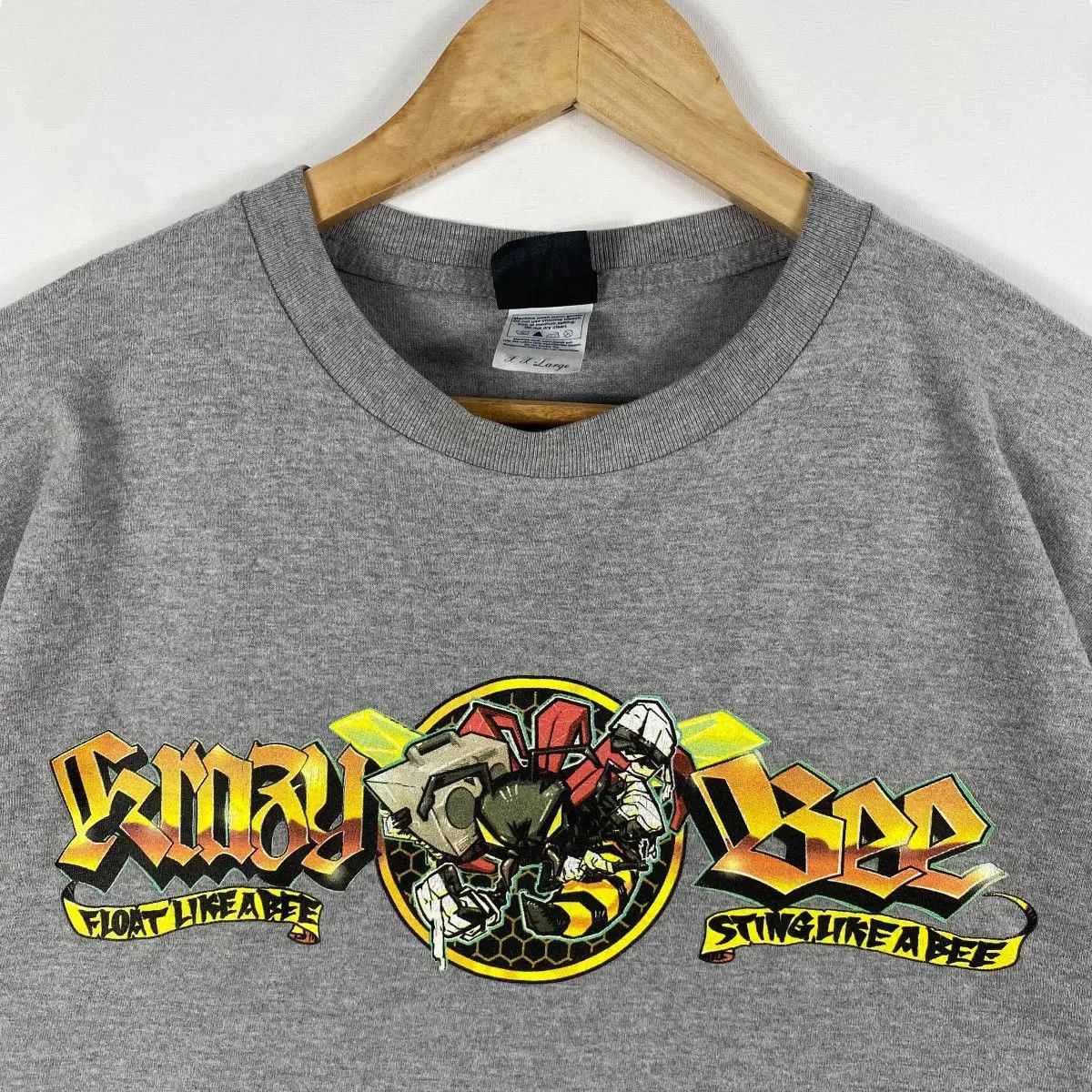 Japanese Brand Japanese Brand KRAZY BEE Graphic Tee Shirt 2-Large Size Size US XL / EU 56 / 4 - 2 Thumbnail