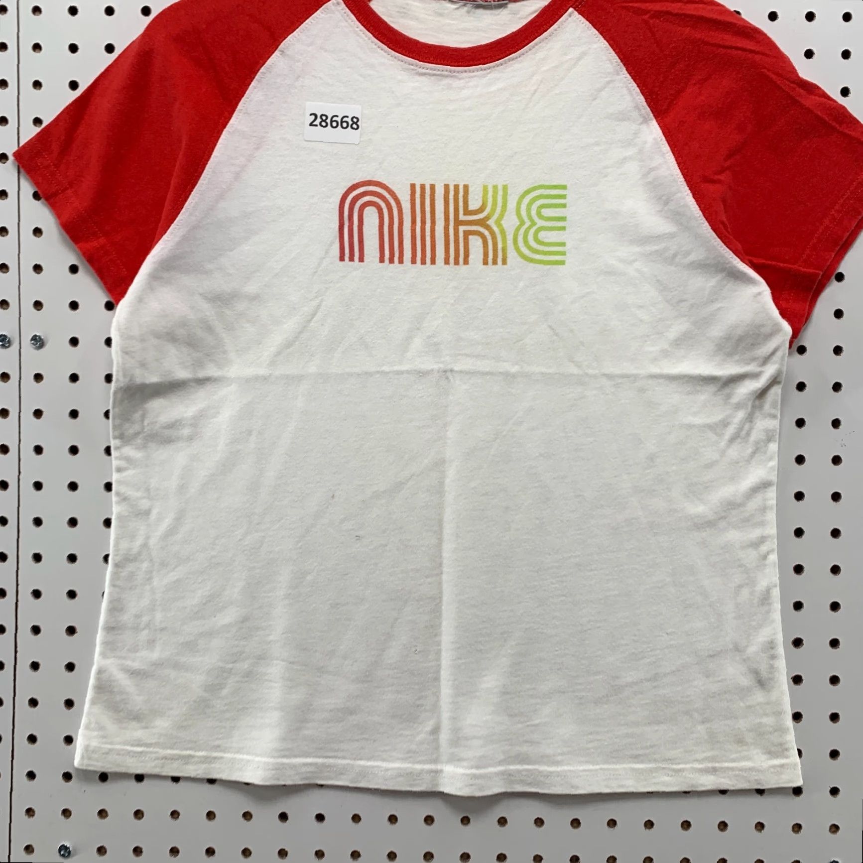 Nike VINTAGE Nike Shirt Womens Medium White Raglan 18.5x22 2000s 90s Fashion Womens Shirt Nike White Raglan Medium Size M / US 6-8 / IT 42-44 - 6 Thumbnail