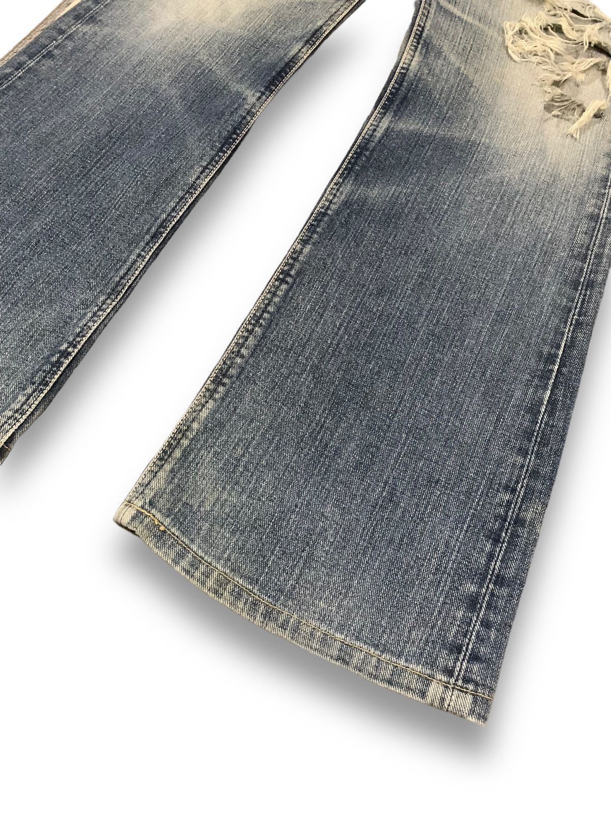 Lee Vintage Lee Riders Faded Wash Flare Distressed Grunge Jeans Size US 31 - 11 Thumbnail