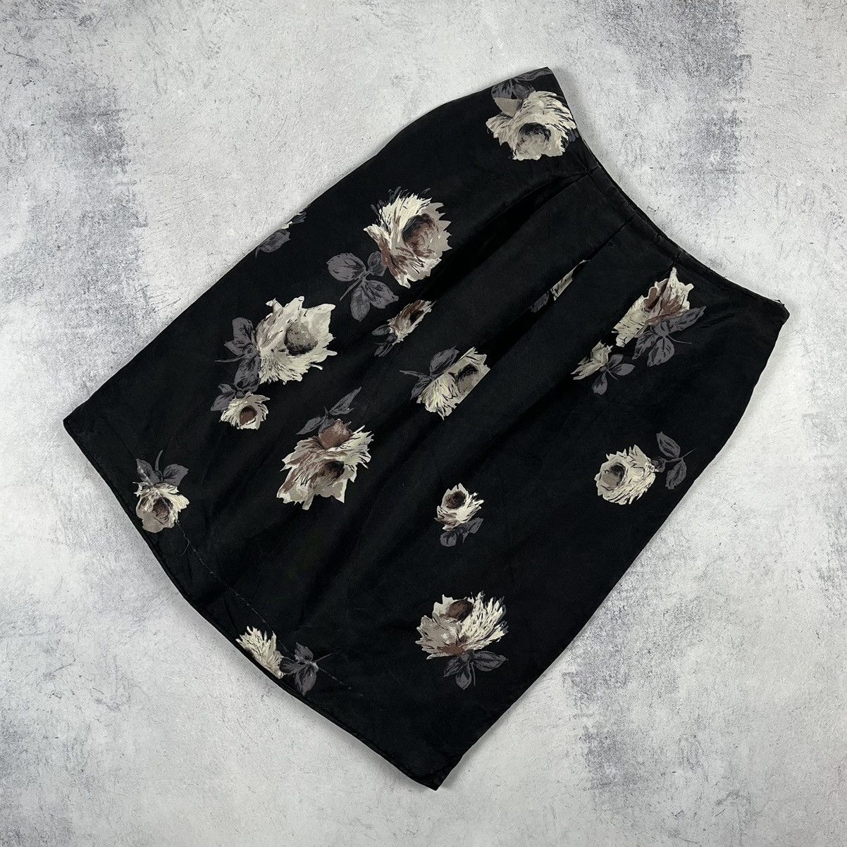 Prada Rare Prada floral midi skirt Size 27" / US 4 / IT 40 - 1 Thumbnail