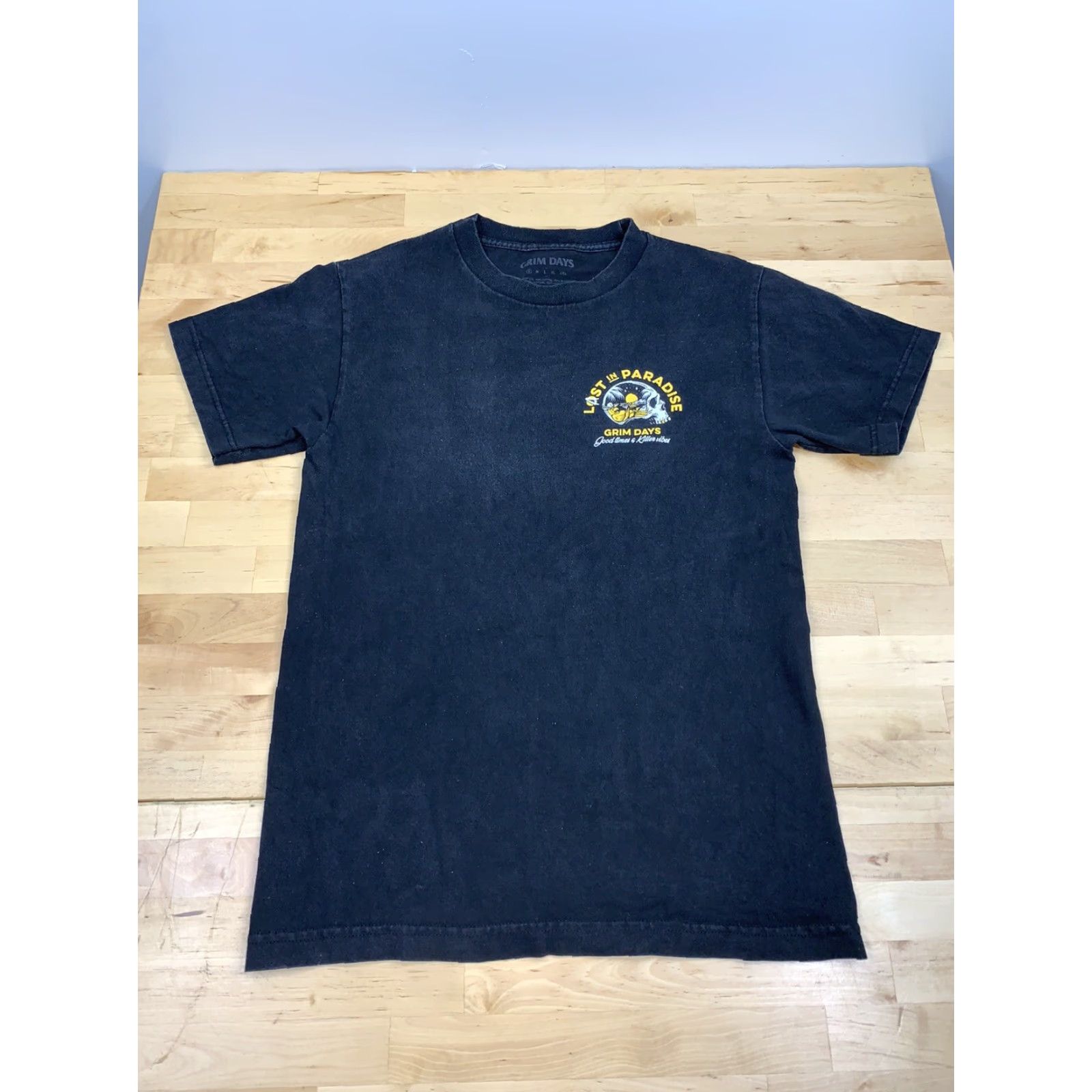 Paradise Grim Days Last in Paradise Graphic T Shirt Black S Short Sleeve Men's 2785 Beach Beer Bohemian California Music Paradise Shirt Size US S / EU 44-46 / 1 - 3 Thumbnail