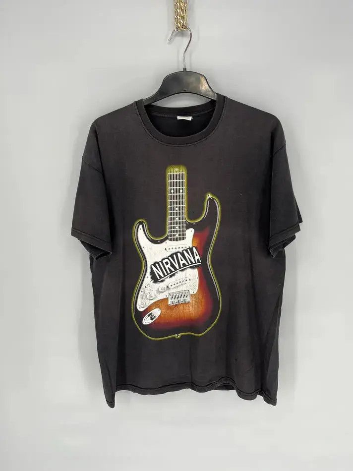 Vintage Vintage 90s NIRVANA KURT COBAIN Tee Shirt Travis Style Size US M / EU 48-50 / 2 - 1 Thumbnail