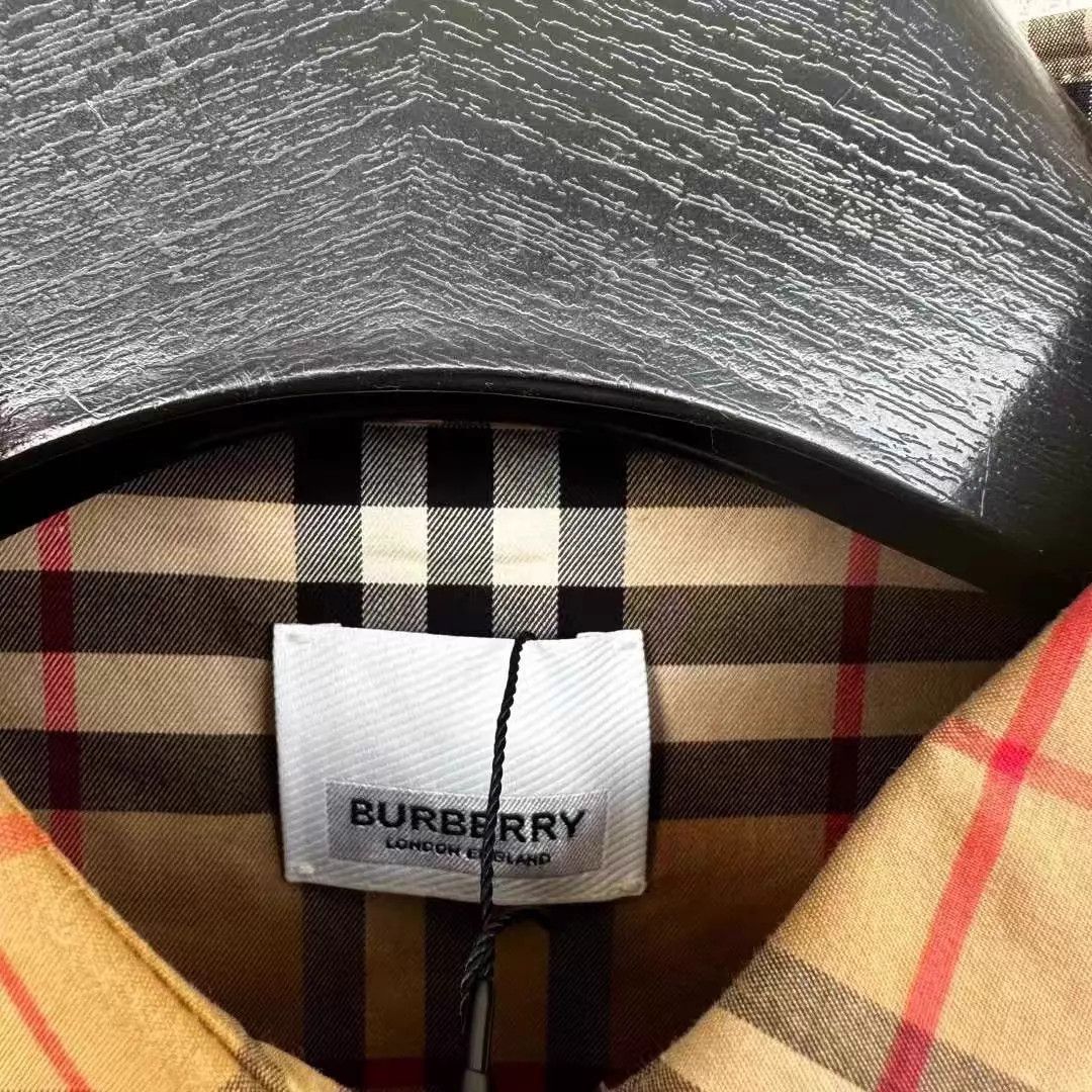 Burberry Burberry new color block shirt women's UK6 Size XS / US 0-2 / IT 36-38 - 2 Thumbnail