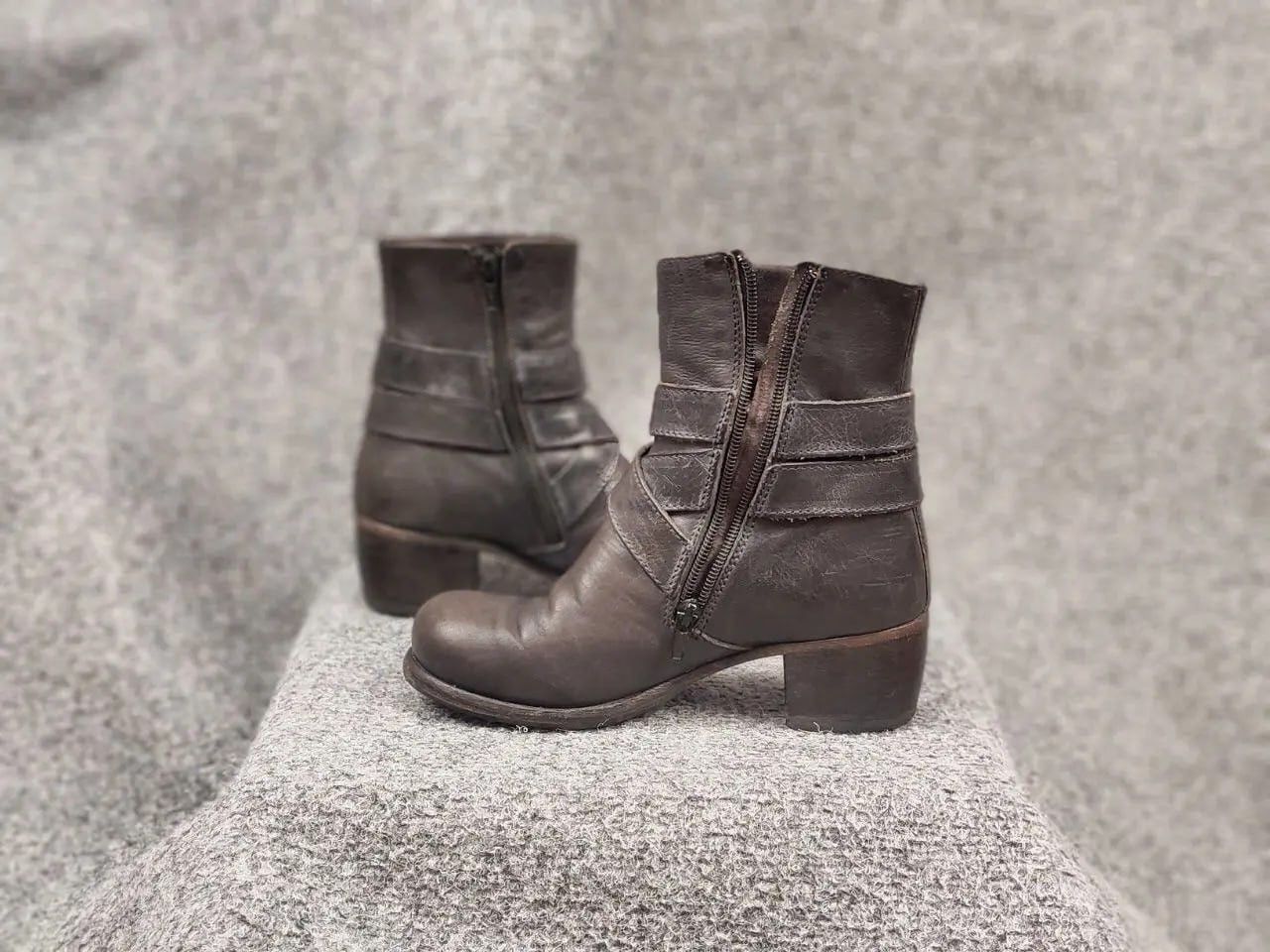 MoMA Moma Handmade Leather Shoes Buckle Wide Width Ankle Boots Size US 5 / IT 35 - 17 Thumbnail