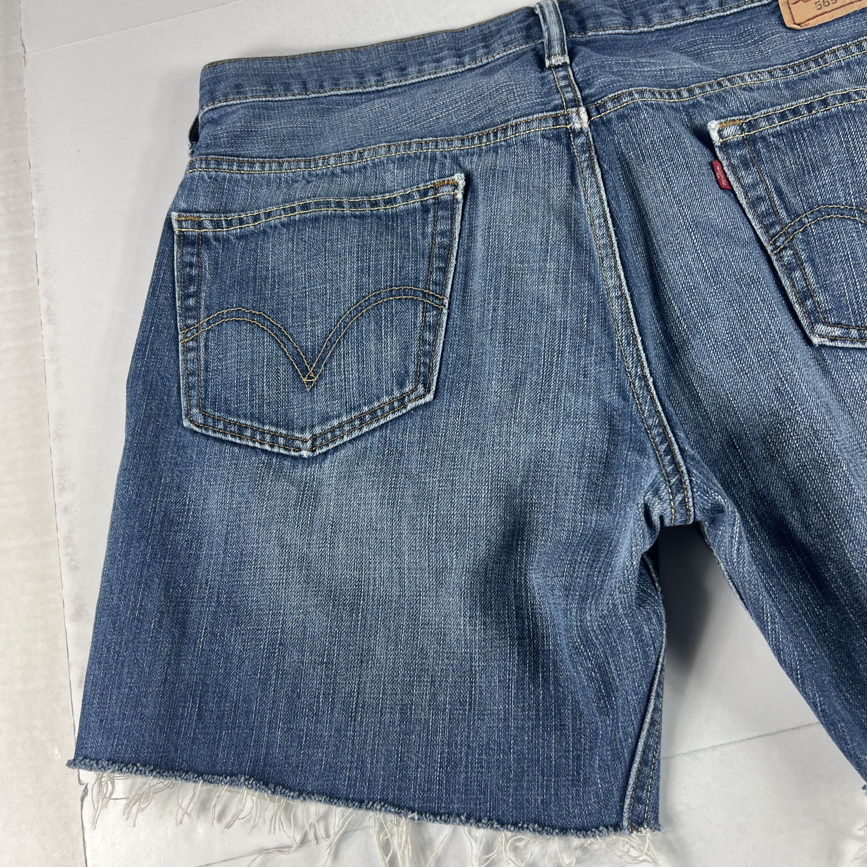 Levi's Levi's Jean Shorts 569 Loose Cut Off Faded Denim Jorts Size US 35 - 8 Thumbnail