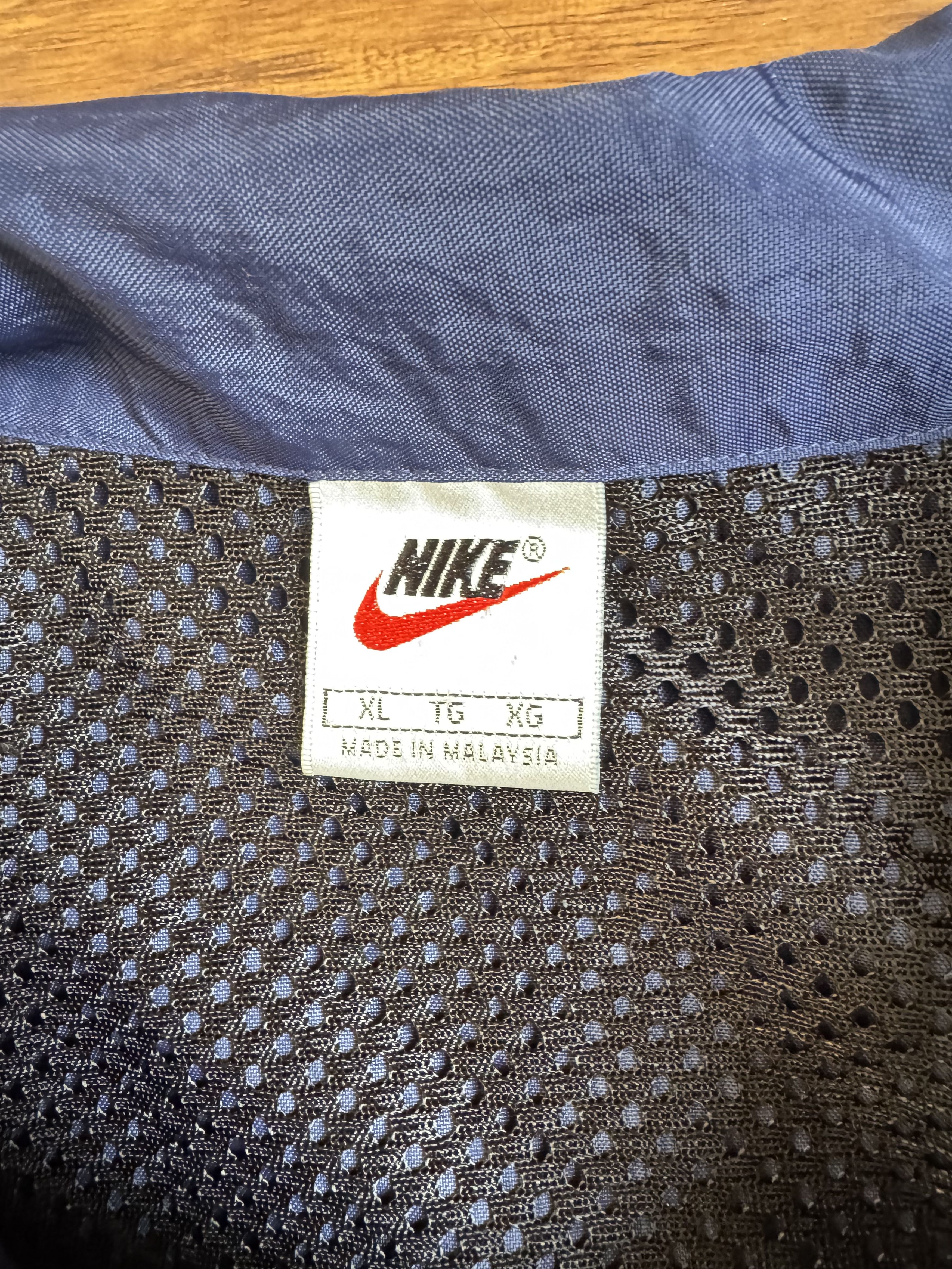 Nike Vtg Nike Track Jacket Full Zip Oversize Vented Windbreaker Size US XL / EU 56 / 4 - 3 Thumbnail